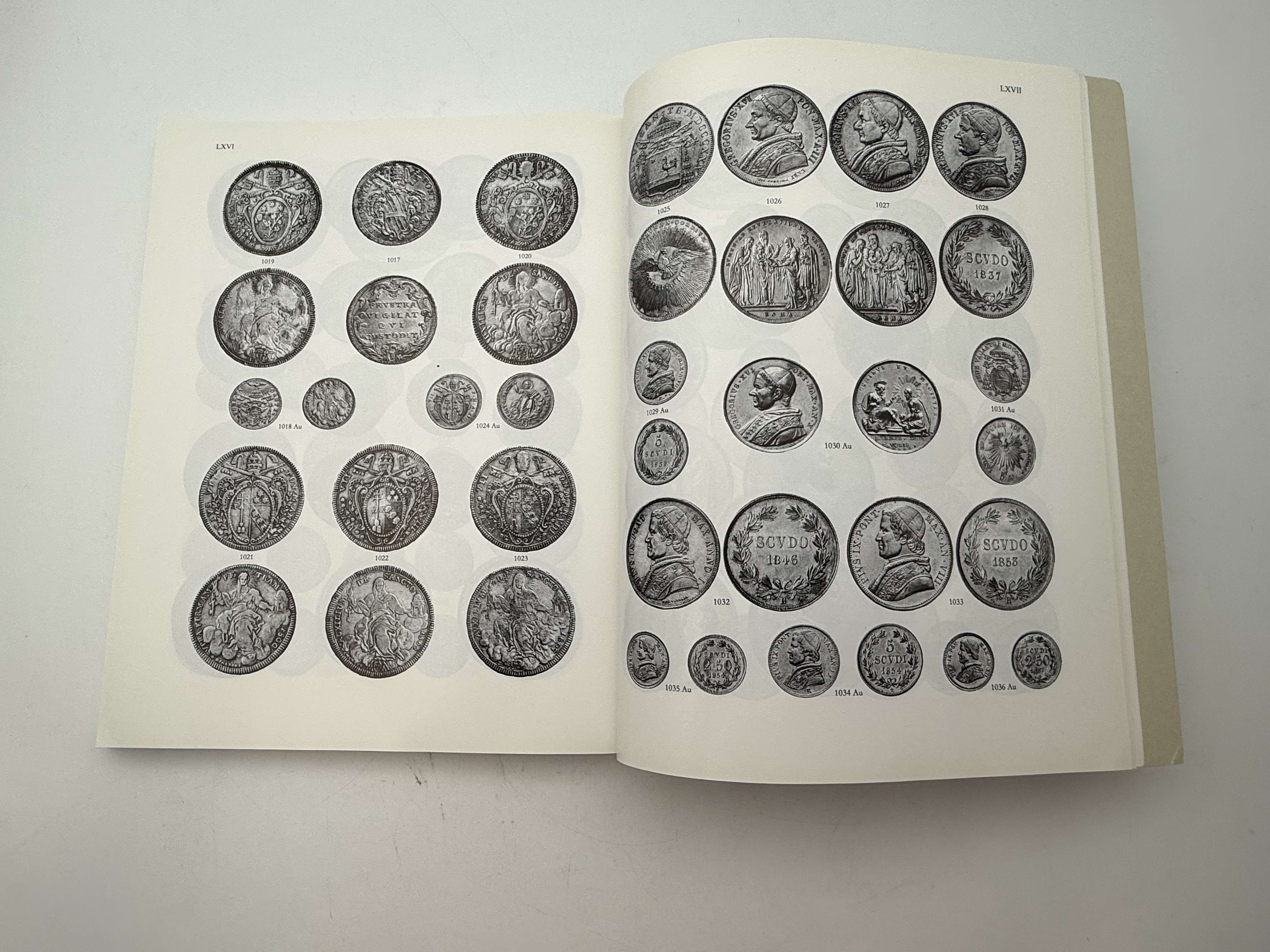 Catalogs / Numismatic Literature - A collection of 3 numismatic catalogs, some on the subject of ancient Jewish ... - 1 6