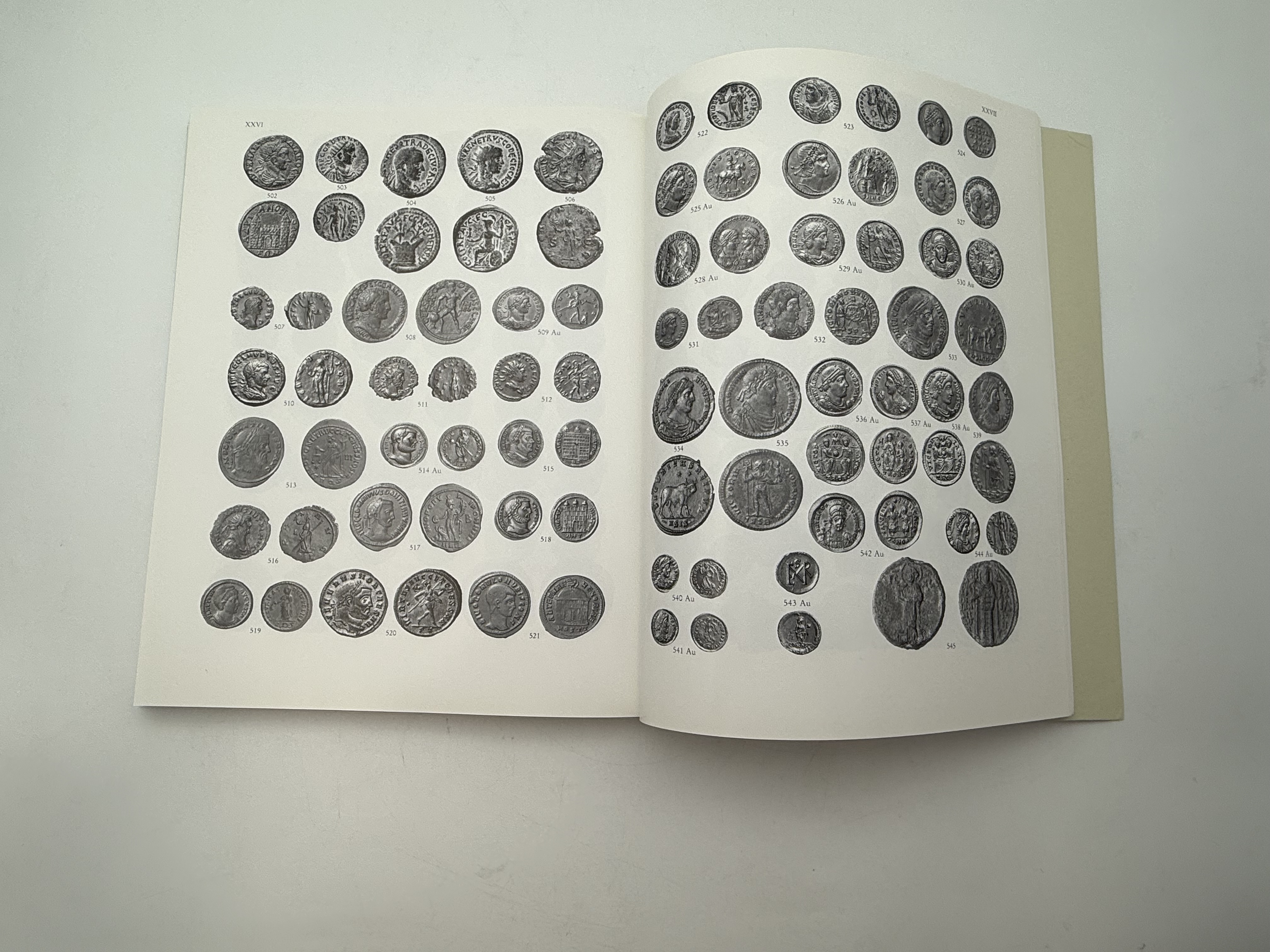 Catalogs / Numismatic Literature - A collection of 3 numismatic catalogs, some on the subject of ancient Jewish ... - 1 9