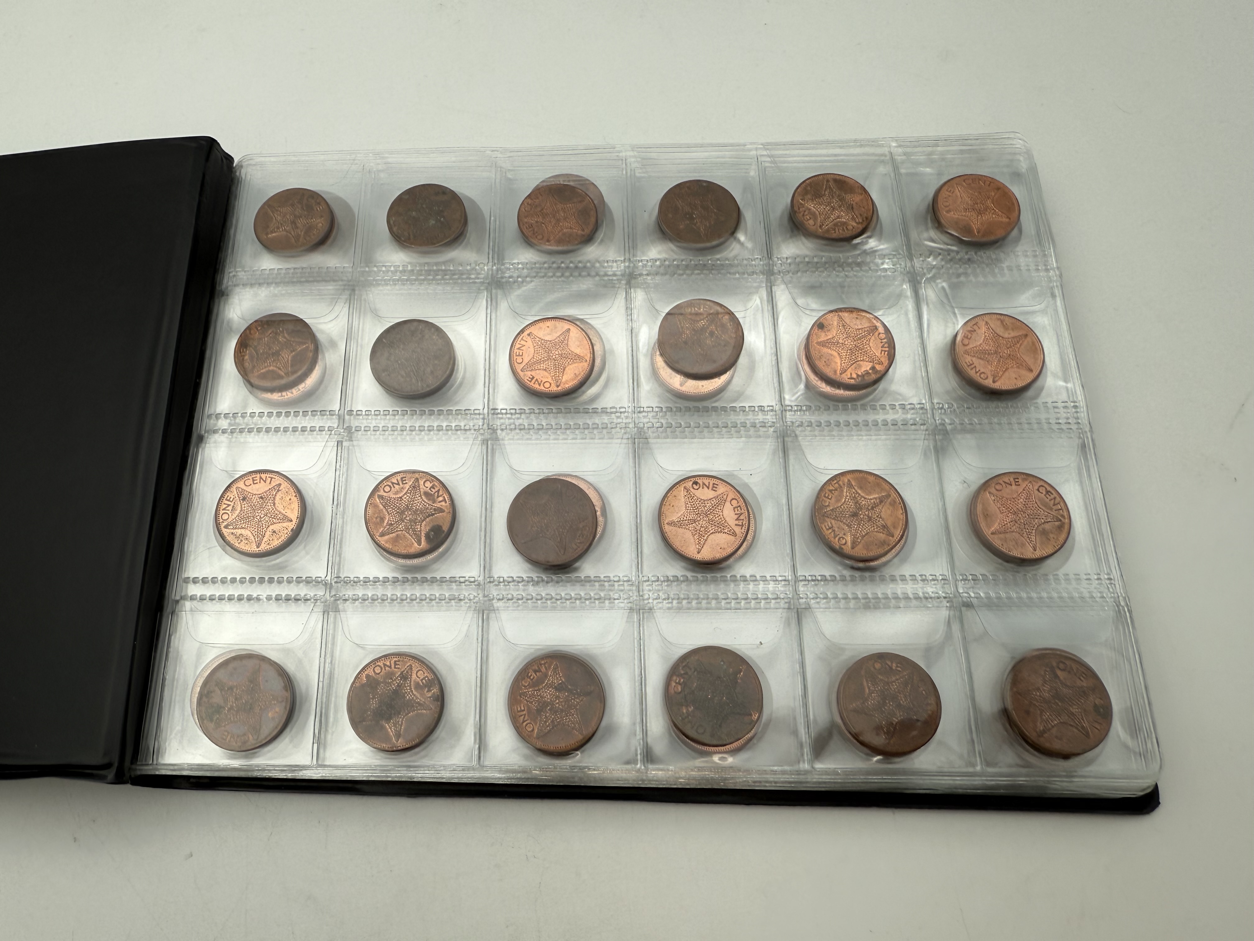 Africa - A collection of several hundred coins arranged in a special coin album, various conditions and years - 1 11