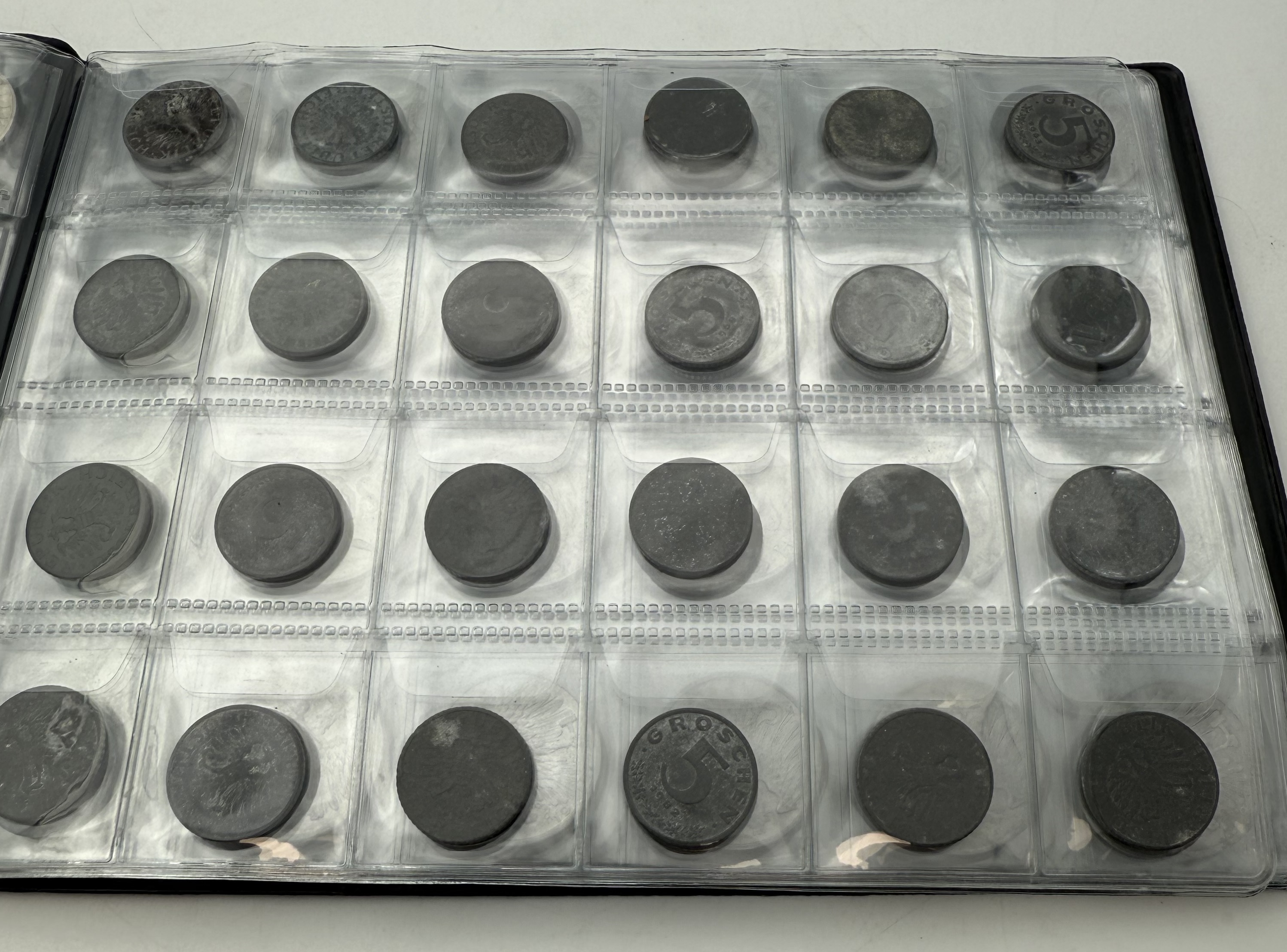 Austria - A collection of several hundred coins arranged in a special coin album, various conditions and years - 1 10