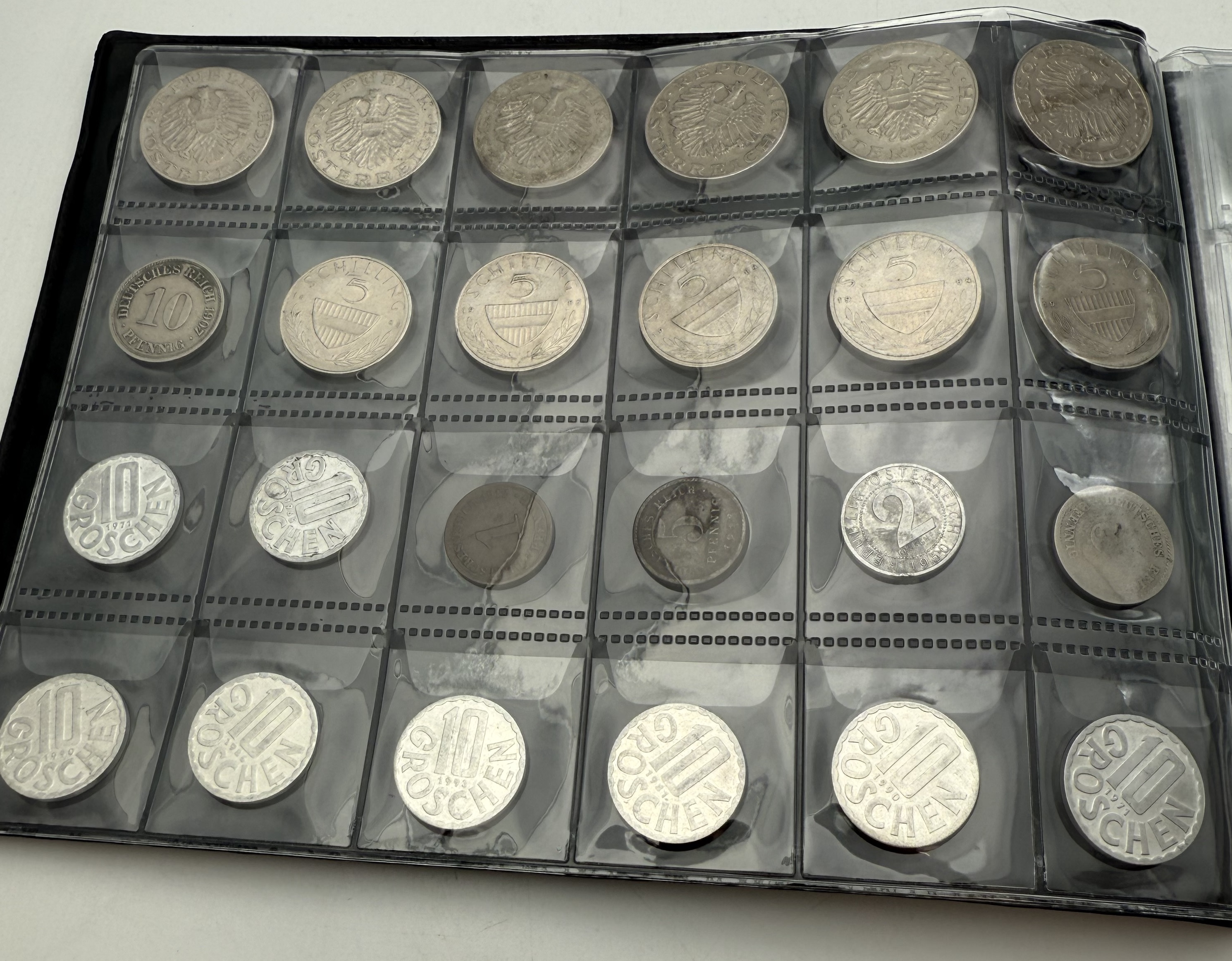 Austria - A collection of several hundred coins arranged in a special coin album, various conditions and years - 1 7
