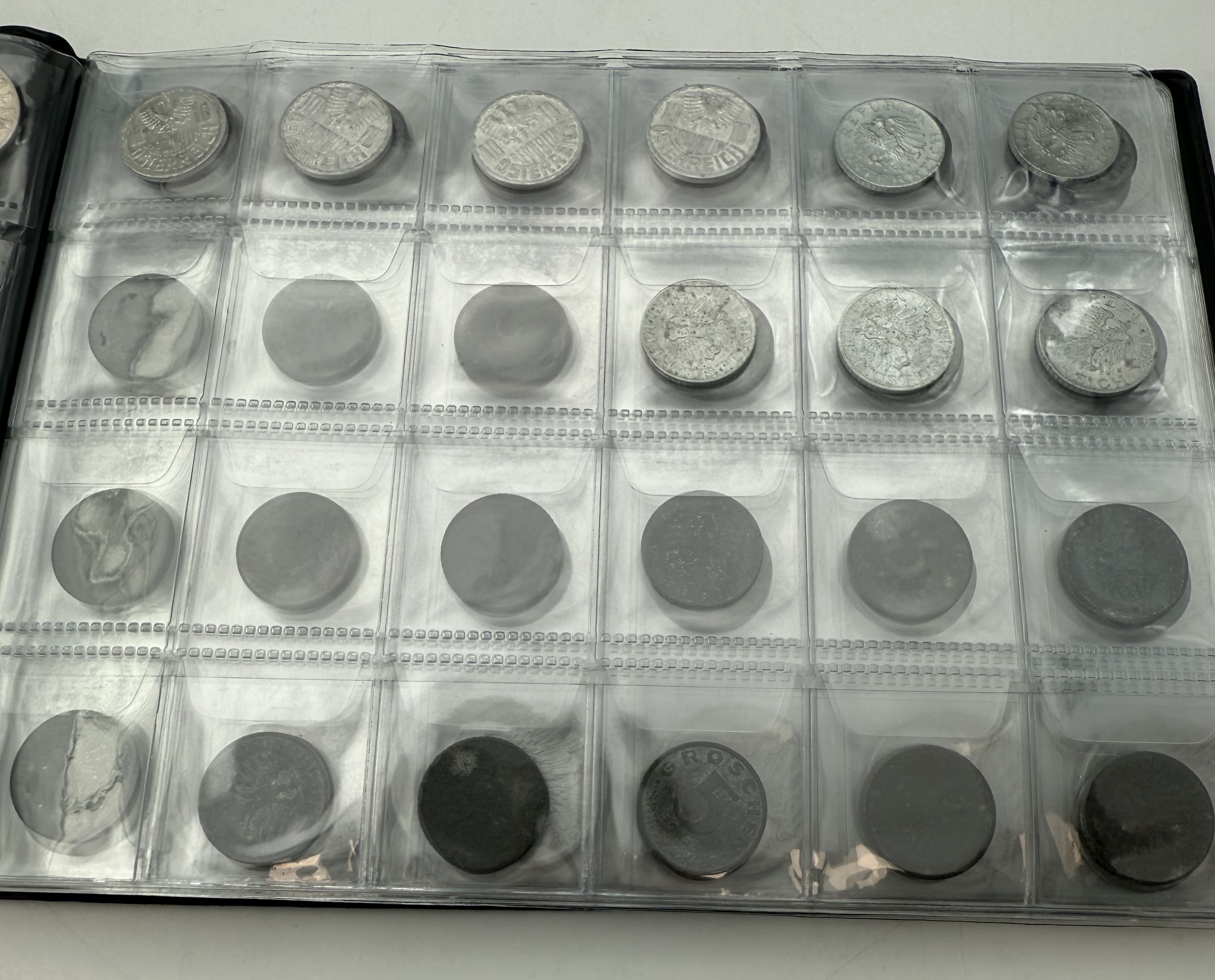 Austria - A collection of several hundred coins arranged in a special coin album, various conditions and years - 1 8