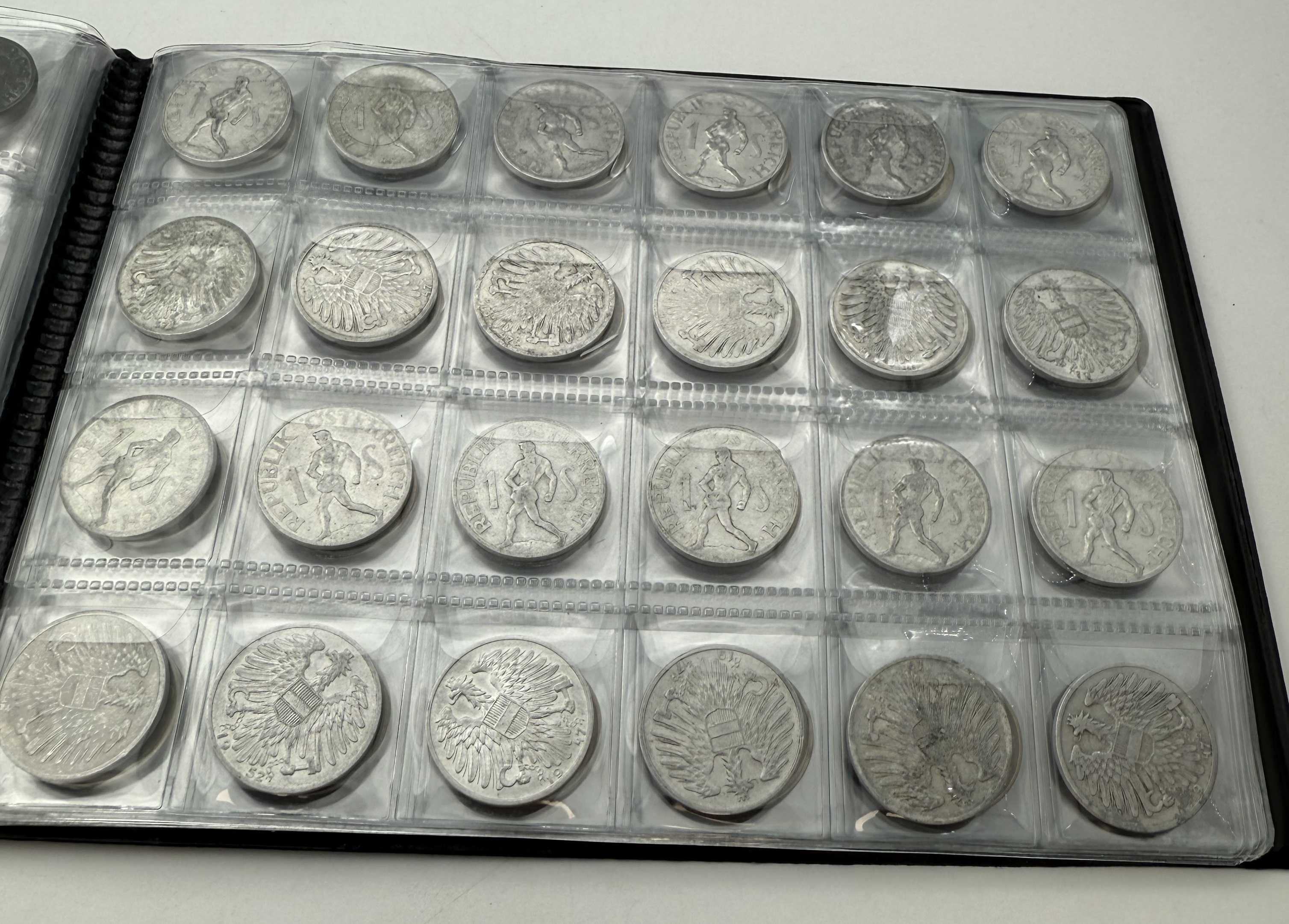Austria - A collection of several hundred coins arranged in a special coin album, various conditions and years - 1 1