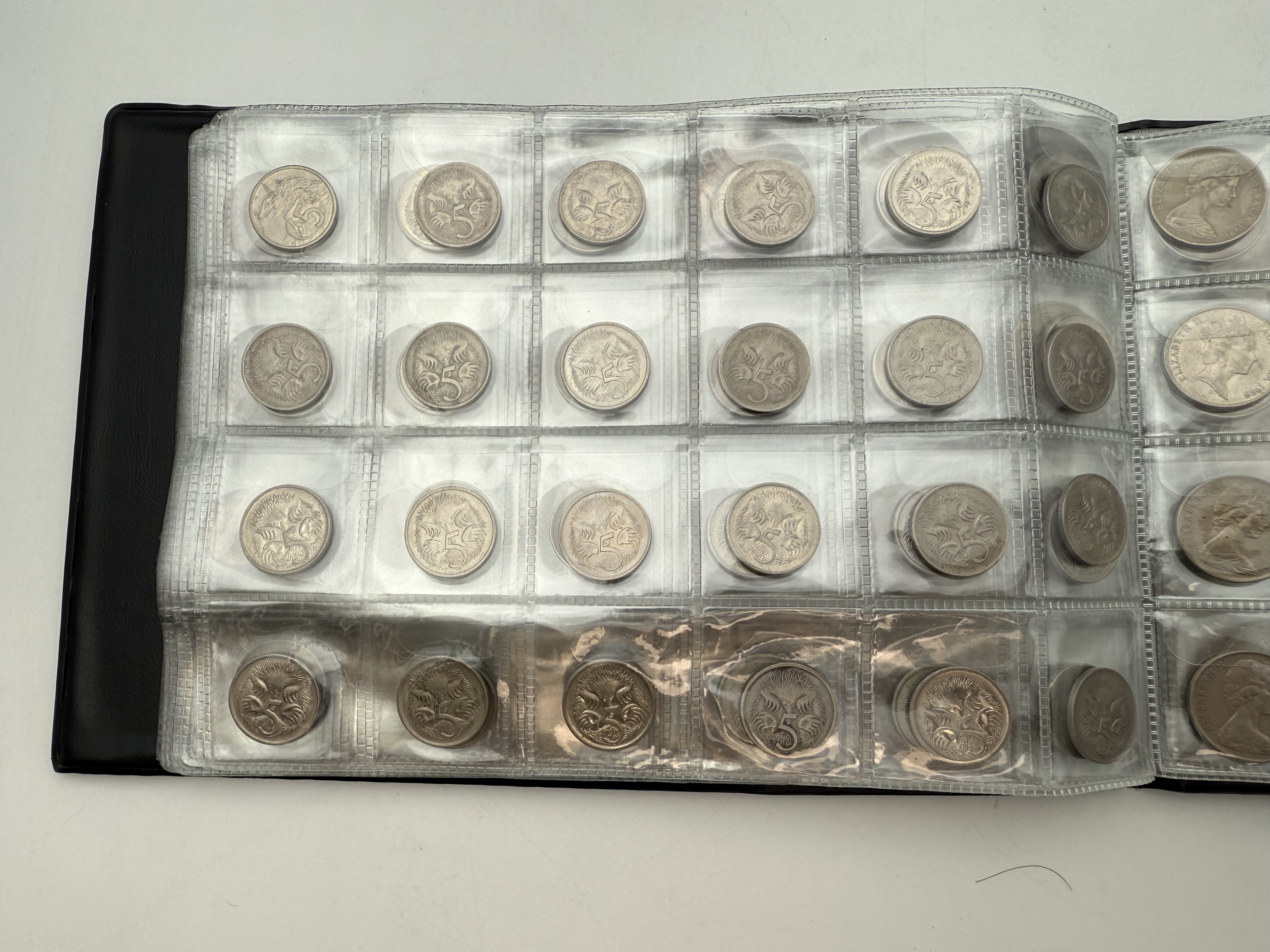 Bulgaria / Australia - A collection of several hundred coins arranged in a special coin album, various conditions ... - 1 8