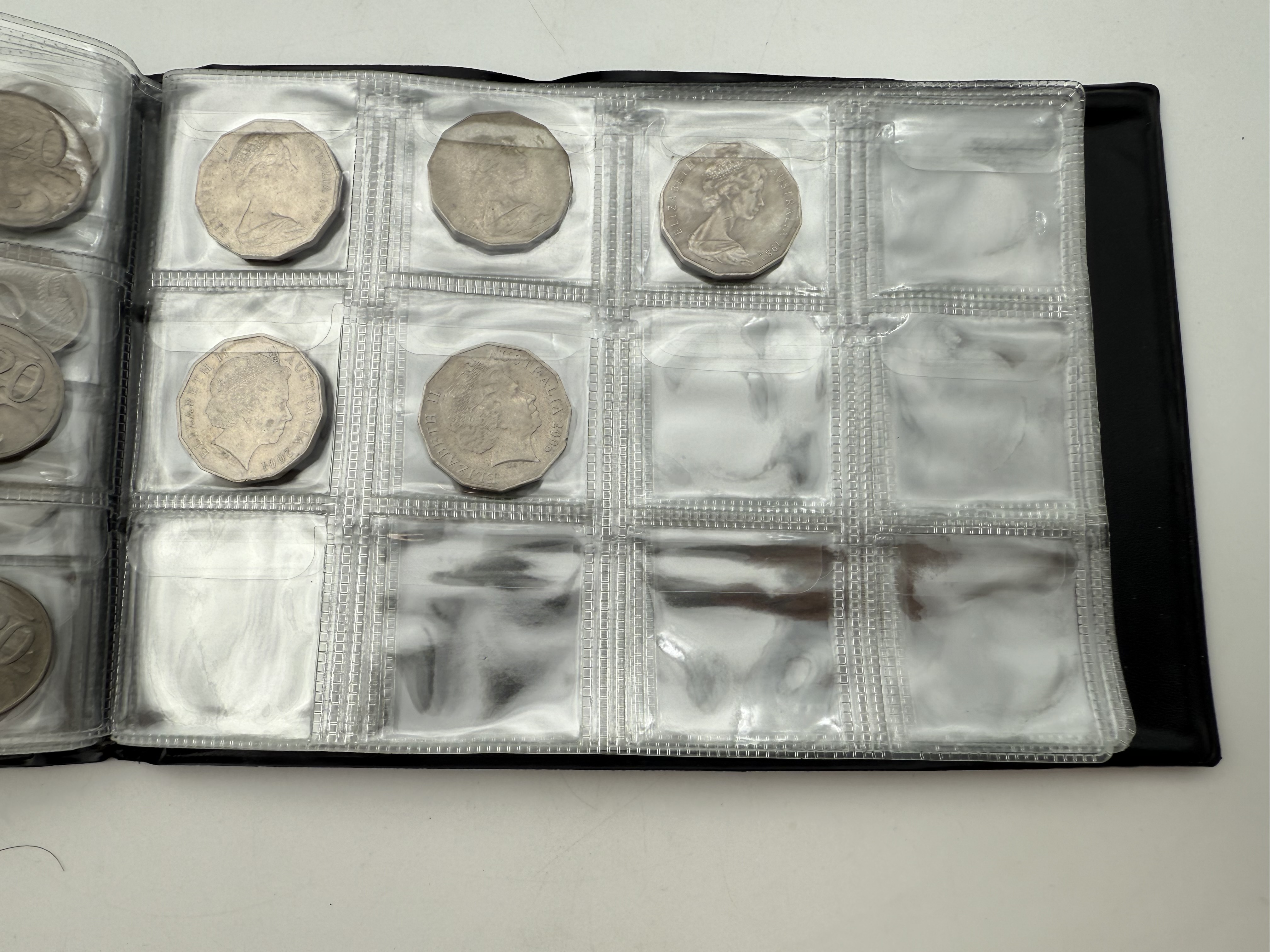 Bulgaria / Australia - A collection of several hundred coins arranged in a special coin album, various conditions ... - 1 16