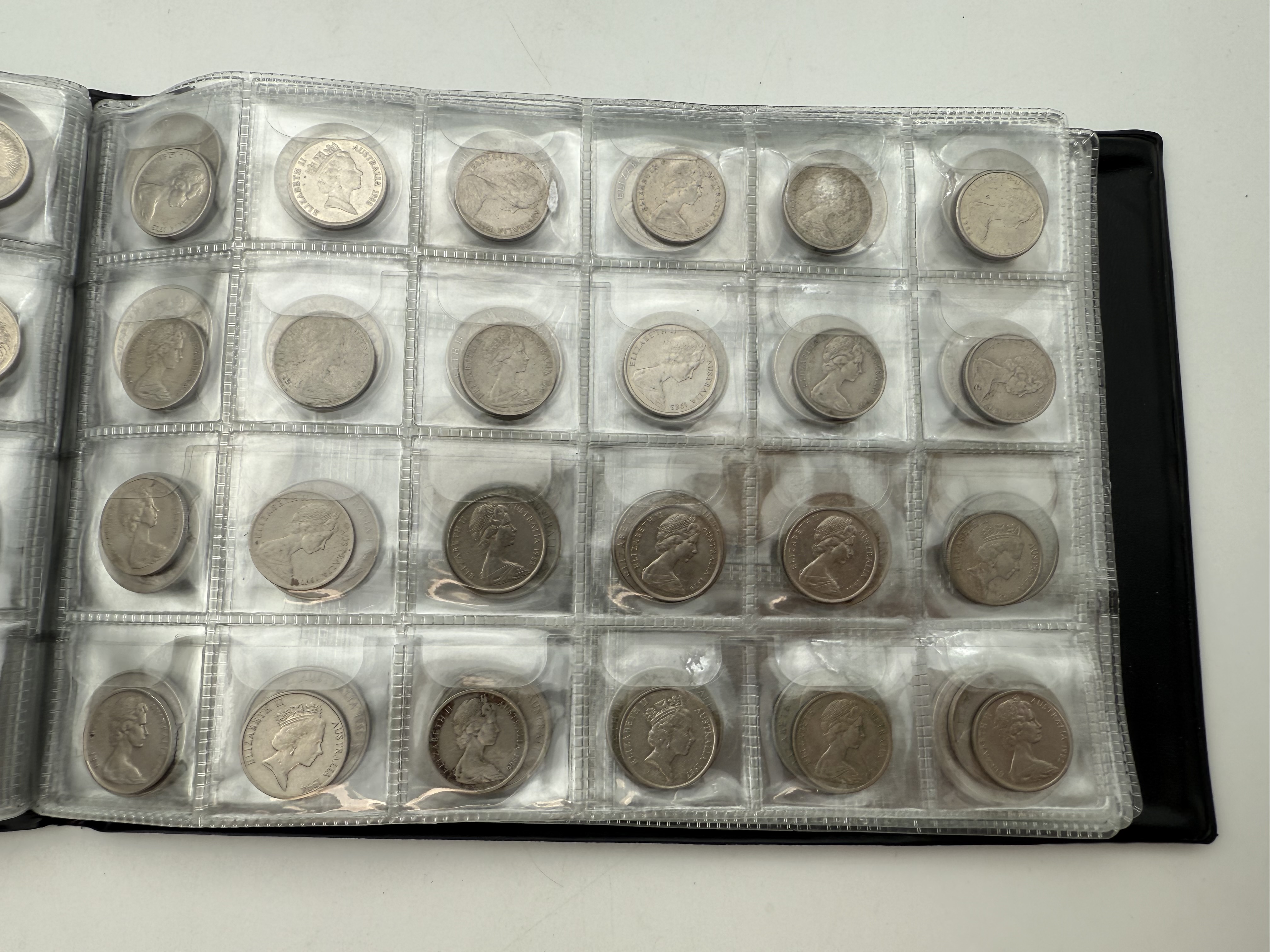 Bulgaria / Australia - A collection of several hundred coins arranged in a special coin album, various conditions ... - 1 7