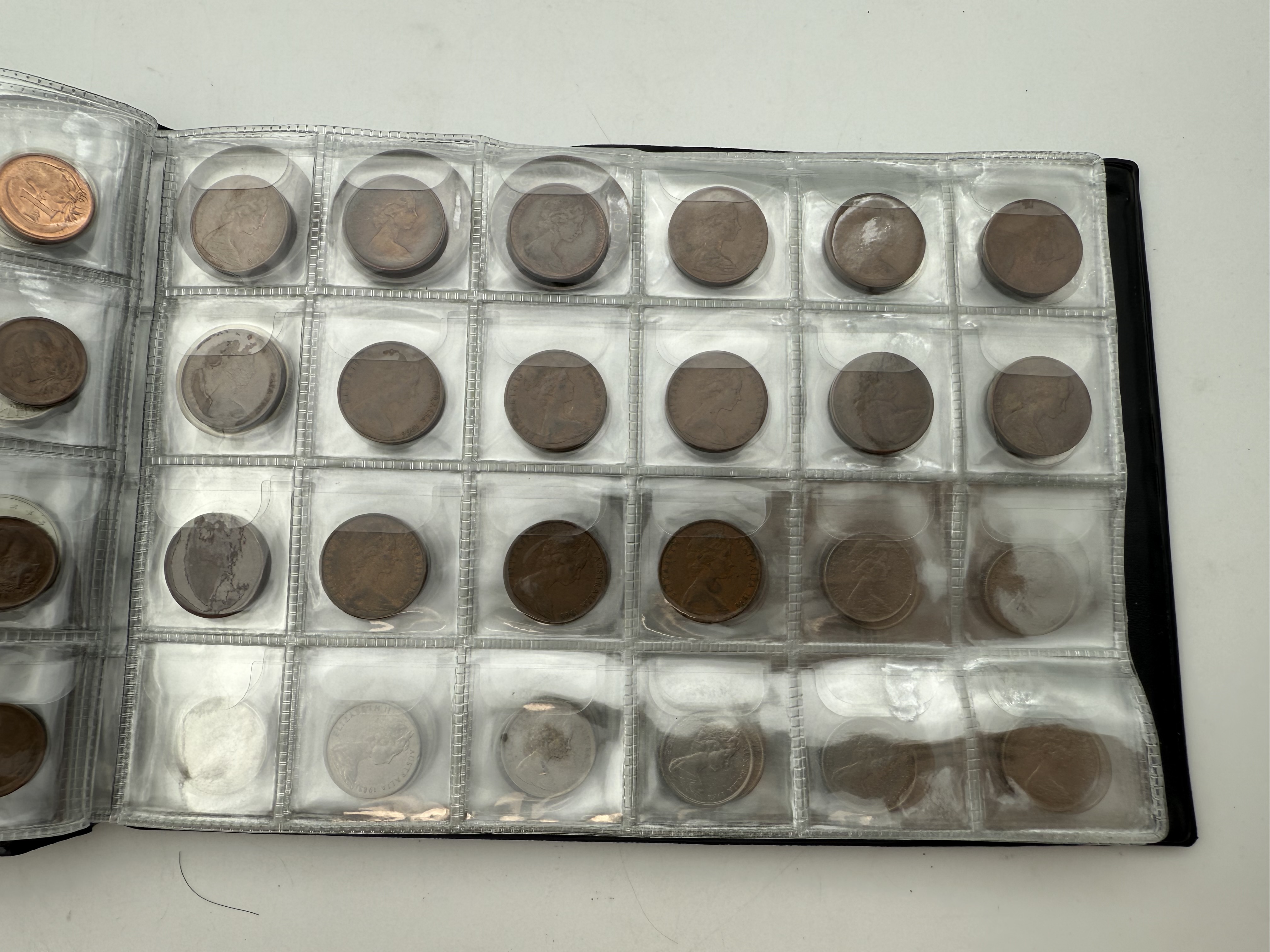 Bulgaria / Australia - A collection of several hundred coins arranged in a special coin album, various conditions ... - 1 1