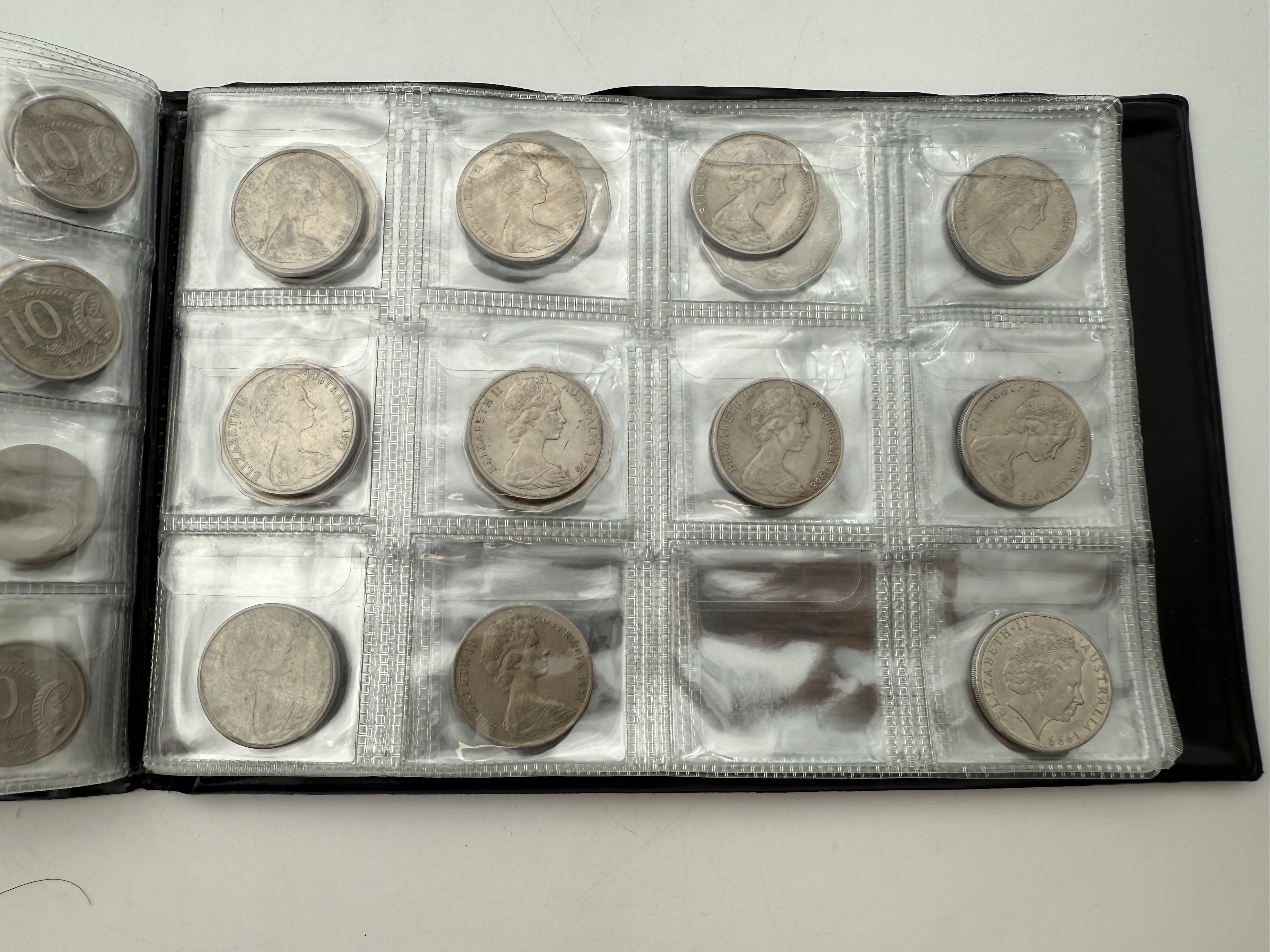 Bulgaria / Australia - A collection of several hundred coins arranged in a special coin album, various conditions ... - 1 14