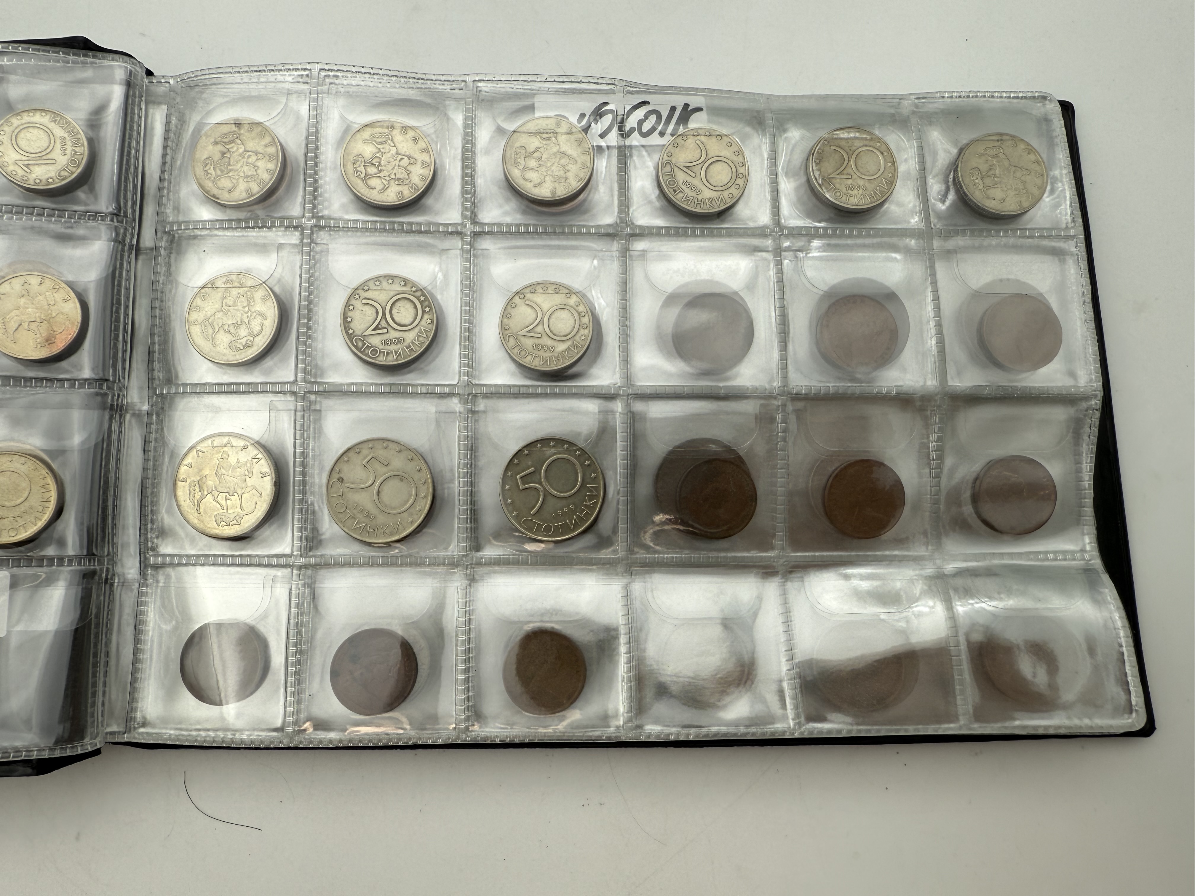 Bulgaria / Australia - A collection of several hundred coins arranged in a special coin album, various conditions ... - 1 23