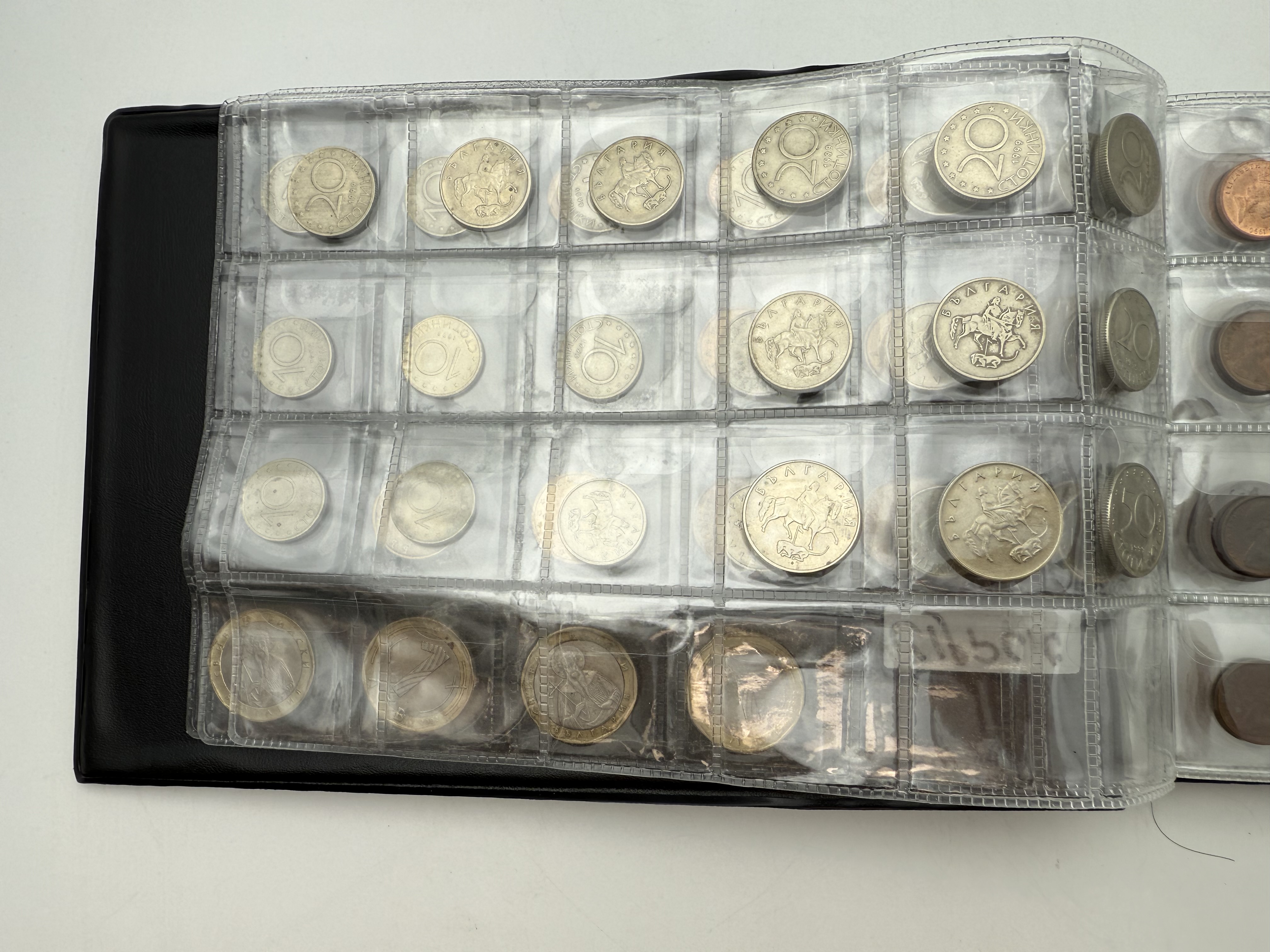 Bulgaria / Australia - A collection of several hundred coins arranged in a special coin album, various conditions ... - 1 24