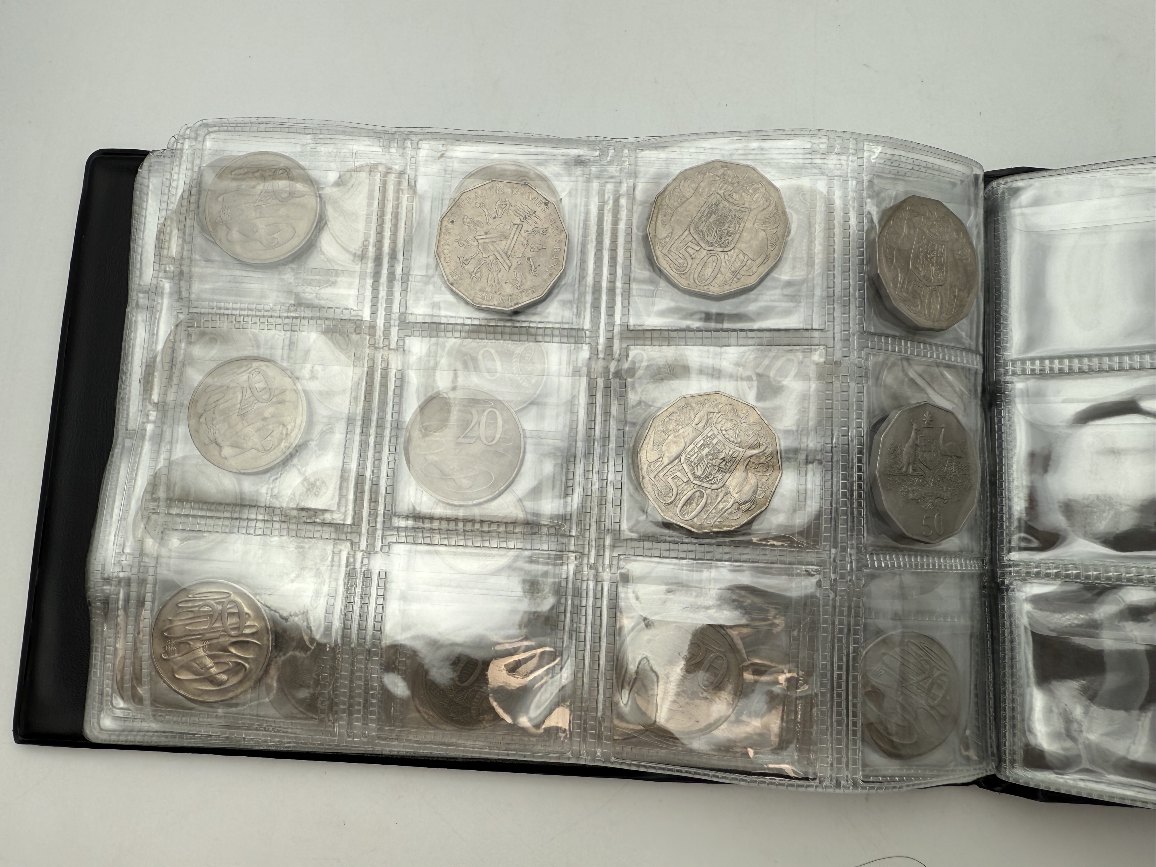 Bulgaria / Australia - A collection of several hundred coins arranged in a special coin album, various conditions ... - 1 18