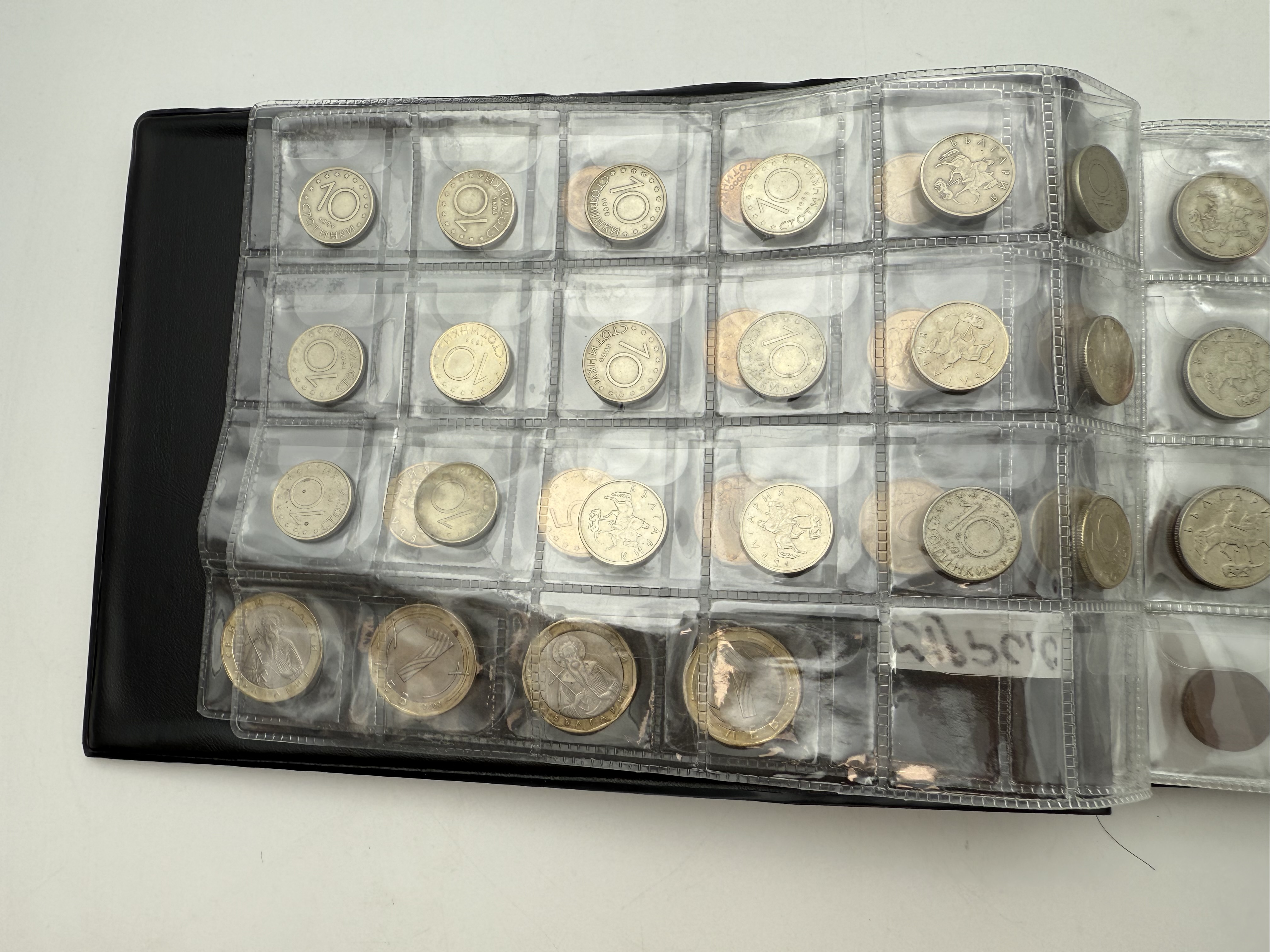 Bulgaria / Australia - A collection of several hundred coins arranged in a special coin album, various conditions ... - 1 22