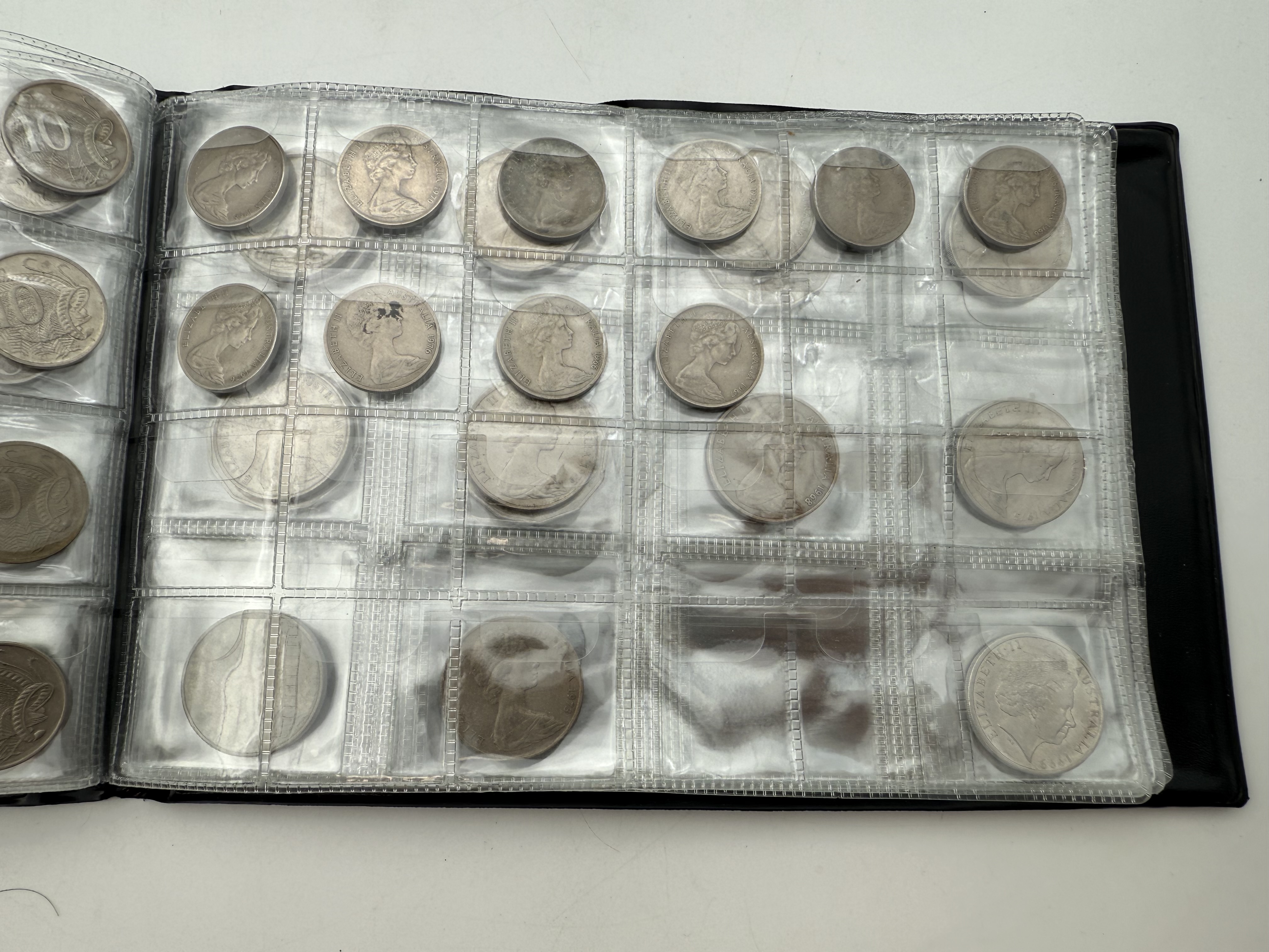 Bulgaria / Australia - A collection of several hundred coins arranged in a special coin album, various conditions ... - 1 12