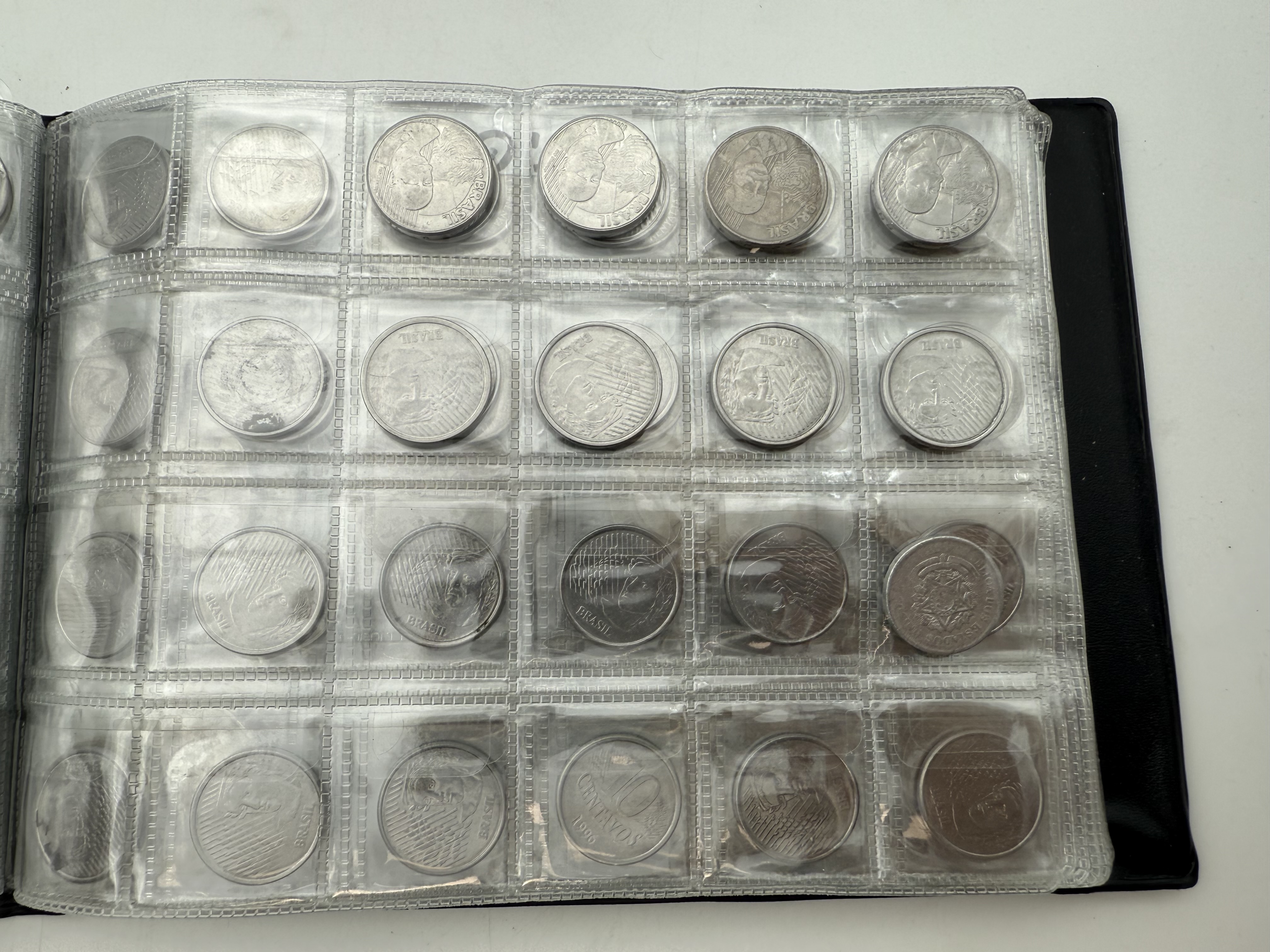 Brazil / Kenya - a collection of several hundred coins arranged in a special coin album, various conditions and years - 1 6