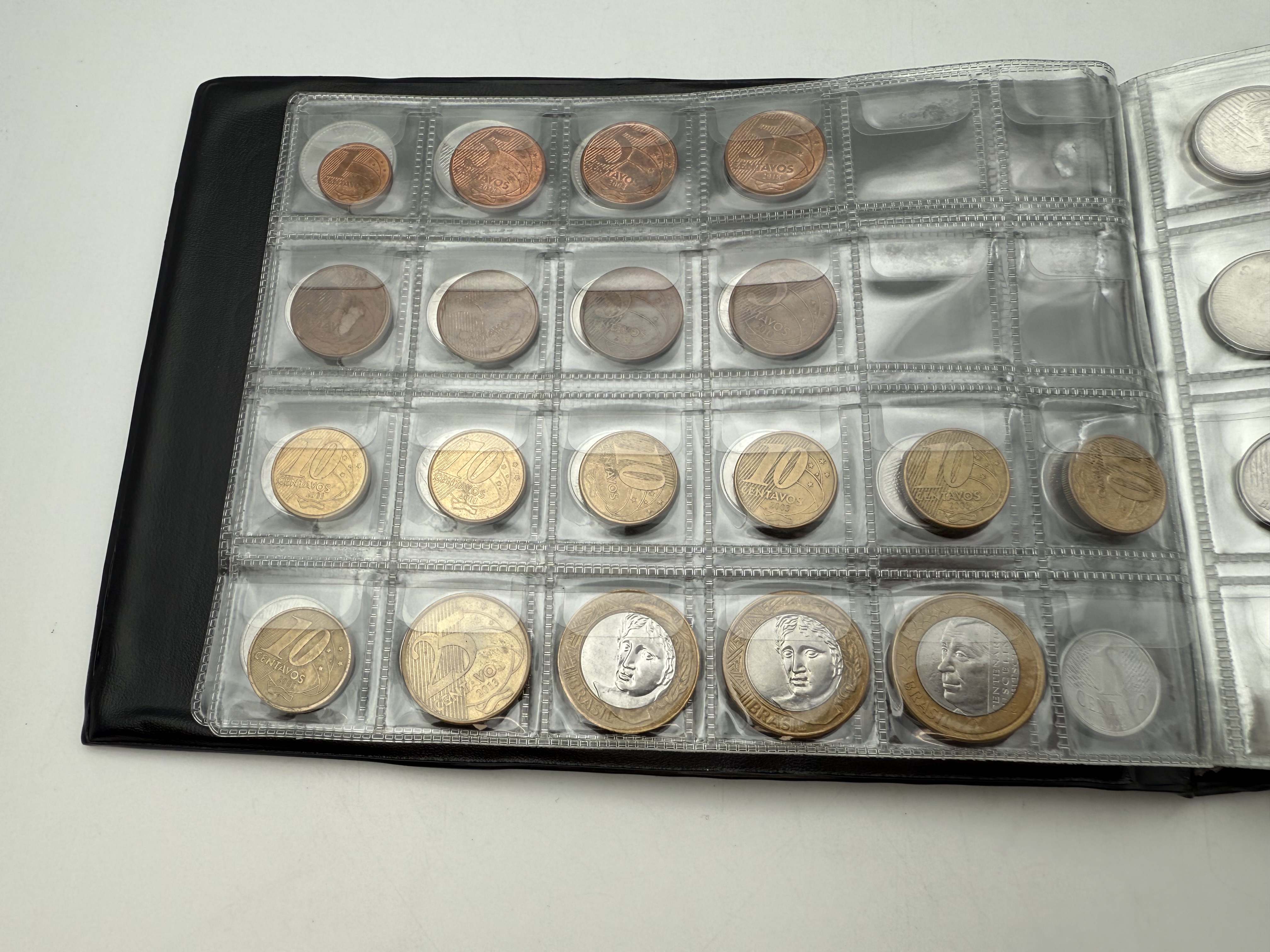Brazil / Kenya - a collection of several hundred coins arranged in a special coin album, various conditions and years - 1 26