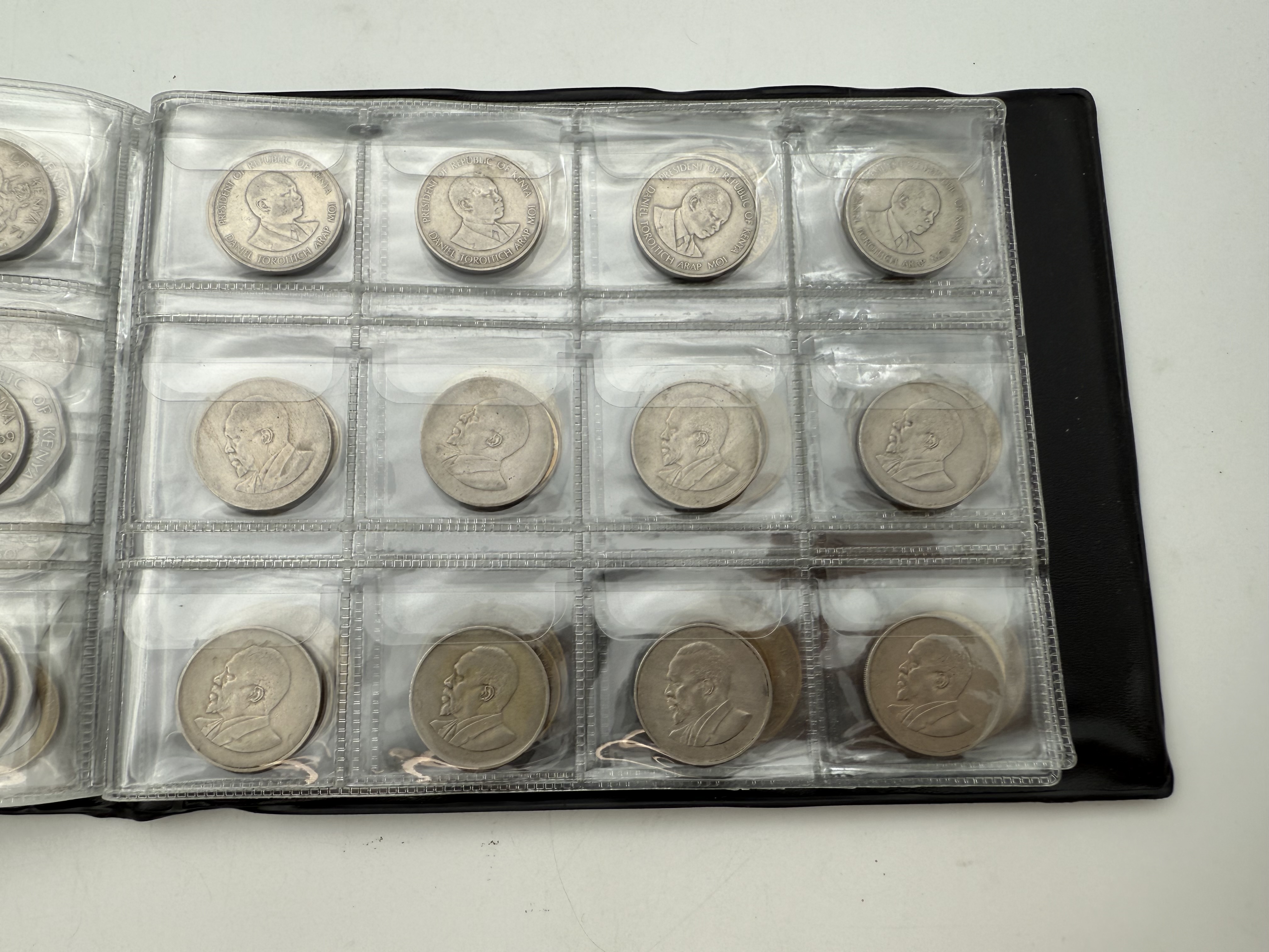 Brazil / Kenya - a collection of several hundred coins arranged in a special coin album, various conditions and years - 1 17