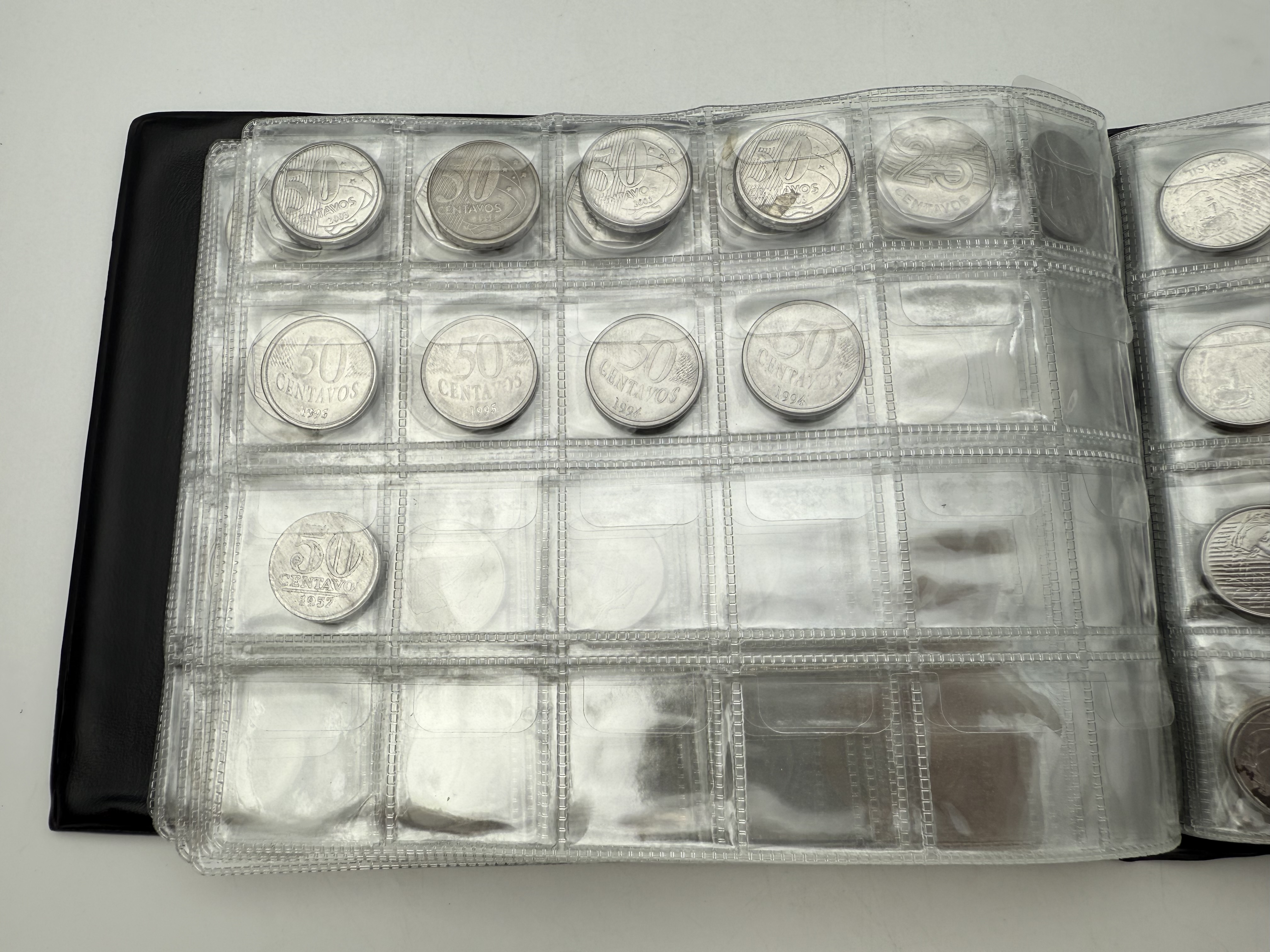 Brazil / Kenya - a collection of several hundred coins arranged in a special coin album, various conditions and years - 1 9