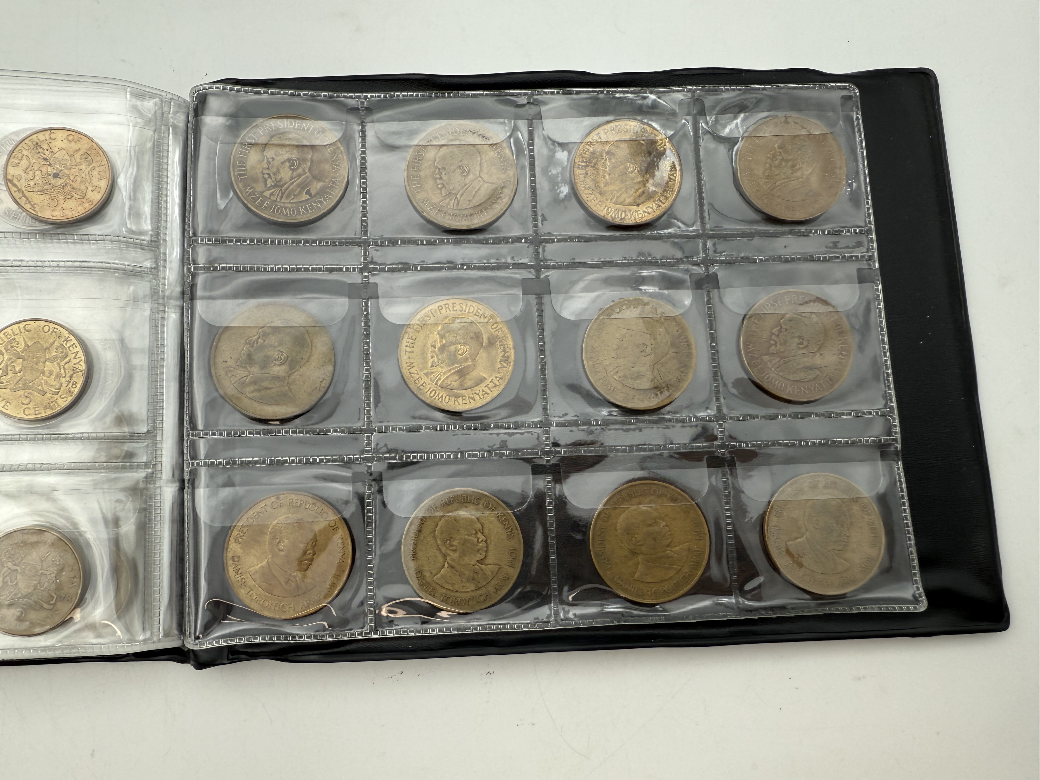 Brazil / Kenya - a collection of several hundred coins arranged in a special coin album, various conditions and years - 1 21