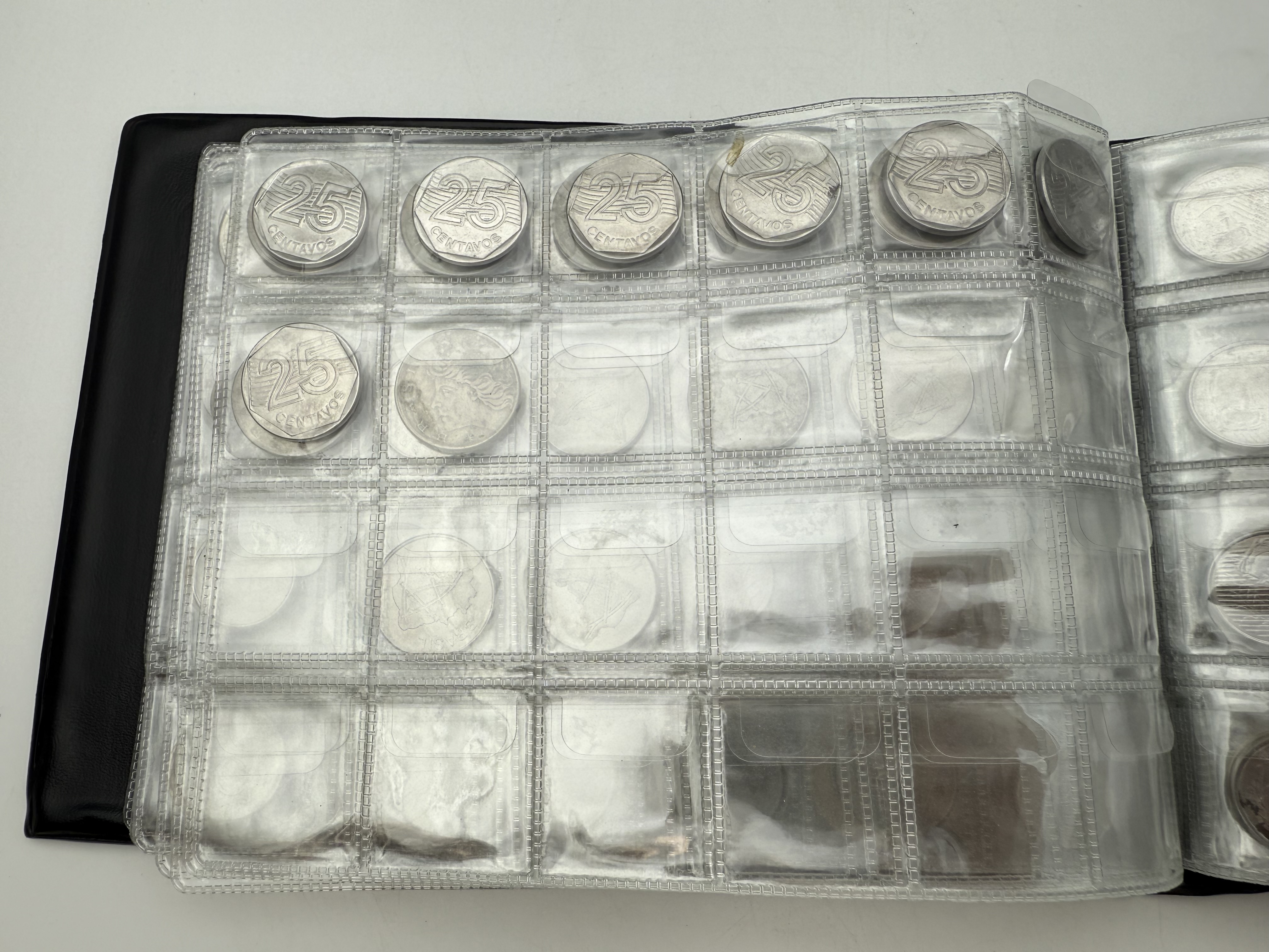 Brazil / Kenya - a collection of several hundred coins arranged in a special coin album, various conditions and years - 1 7