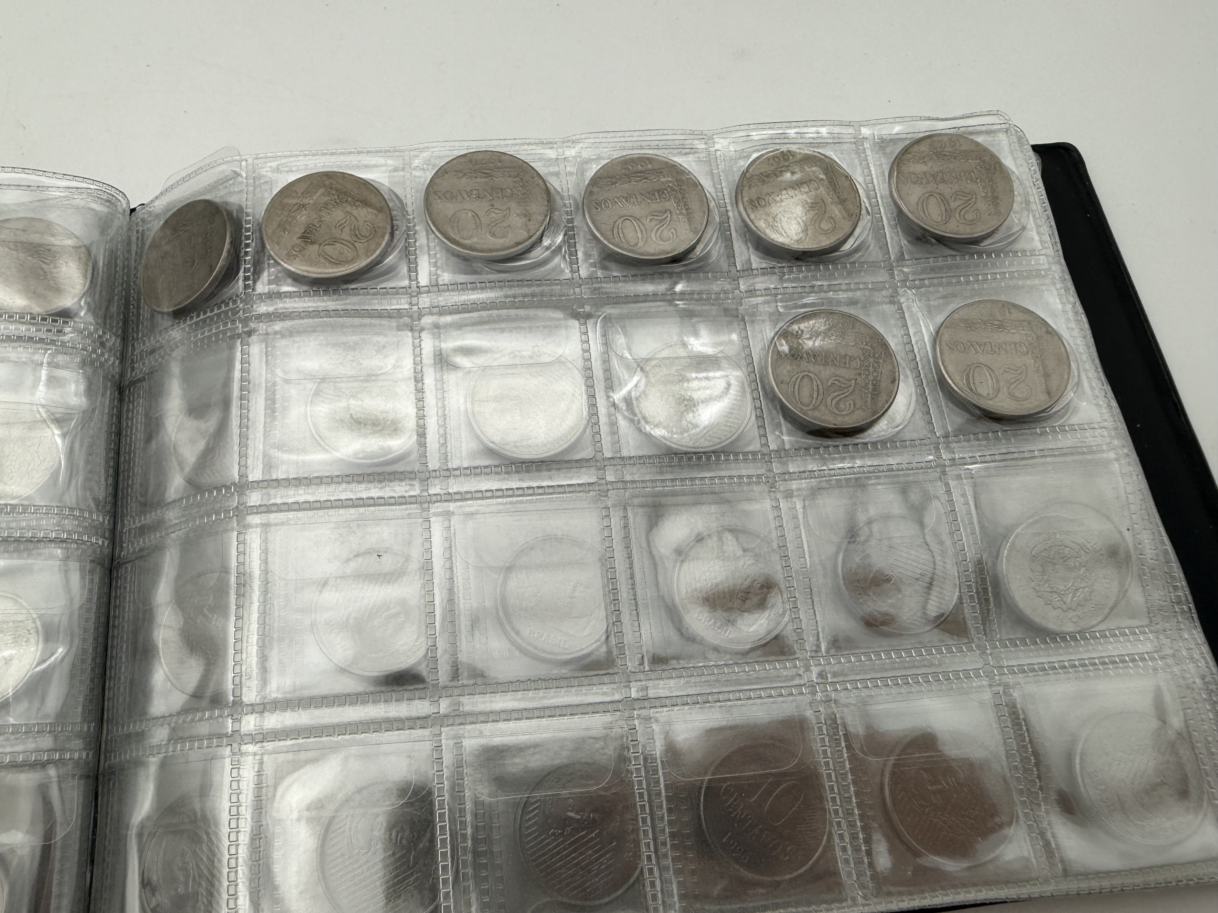 Brazil / Kenya - a collection of several hundred coins arranged in a special coin album, various conditions and years - 1 2