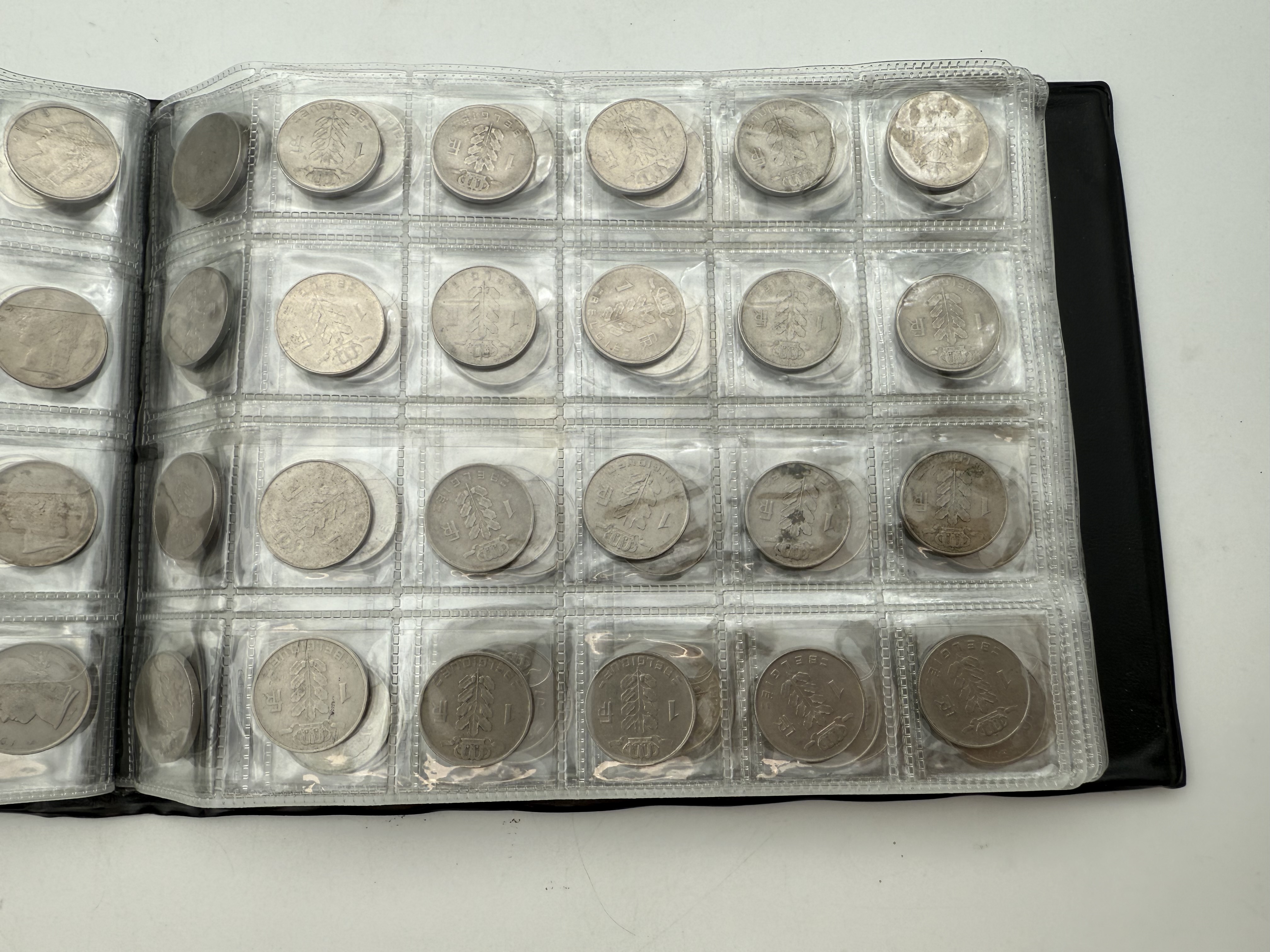 Belgium - A collection of several hundred coins arranged in a special coin album, various conditions and years - 1 9