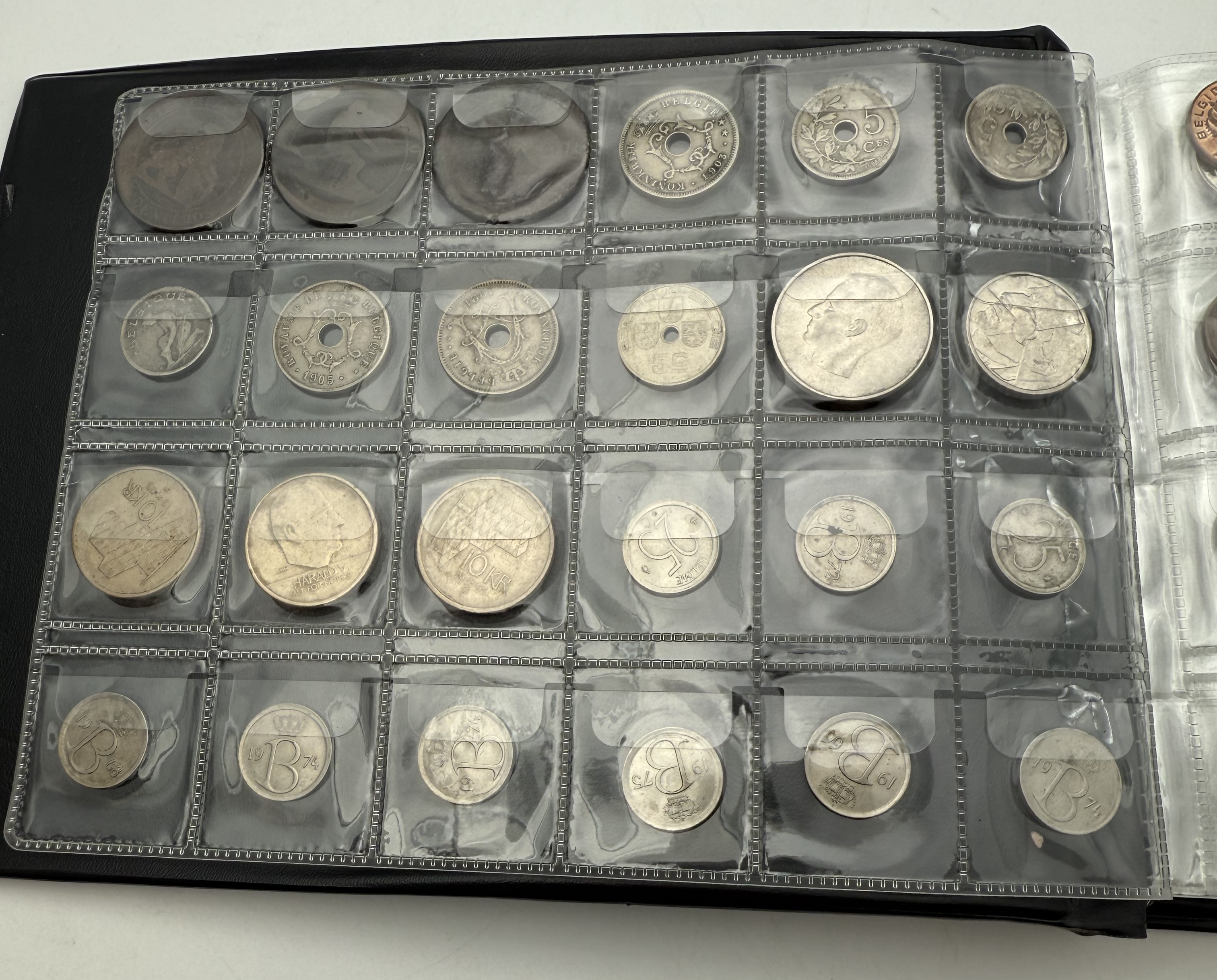 Belgium - A collection of several hundred coins arranged in a special coin album, various conditions and years - 1 22