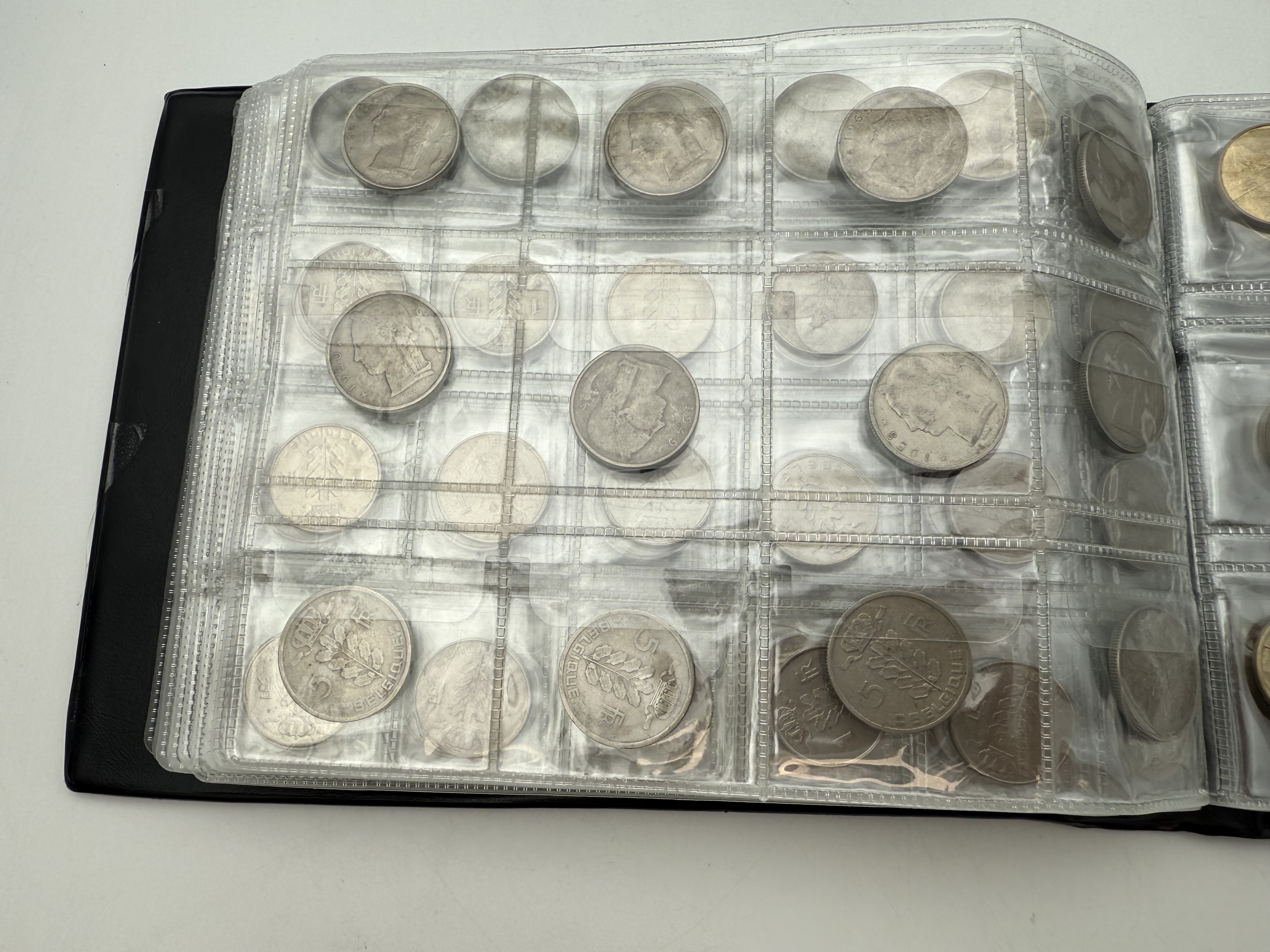 Belgium - A collection of several hundred coins arranged in a special coin album, various conditions and years - 1 17