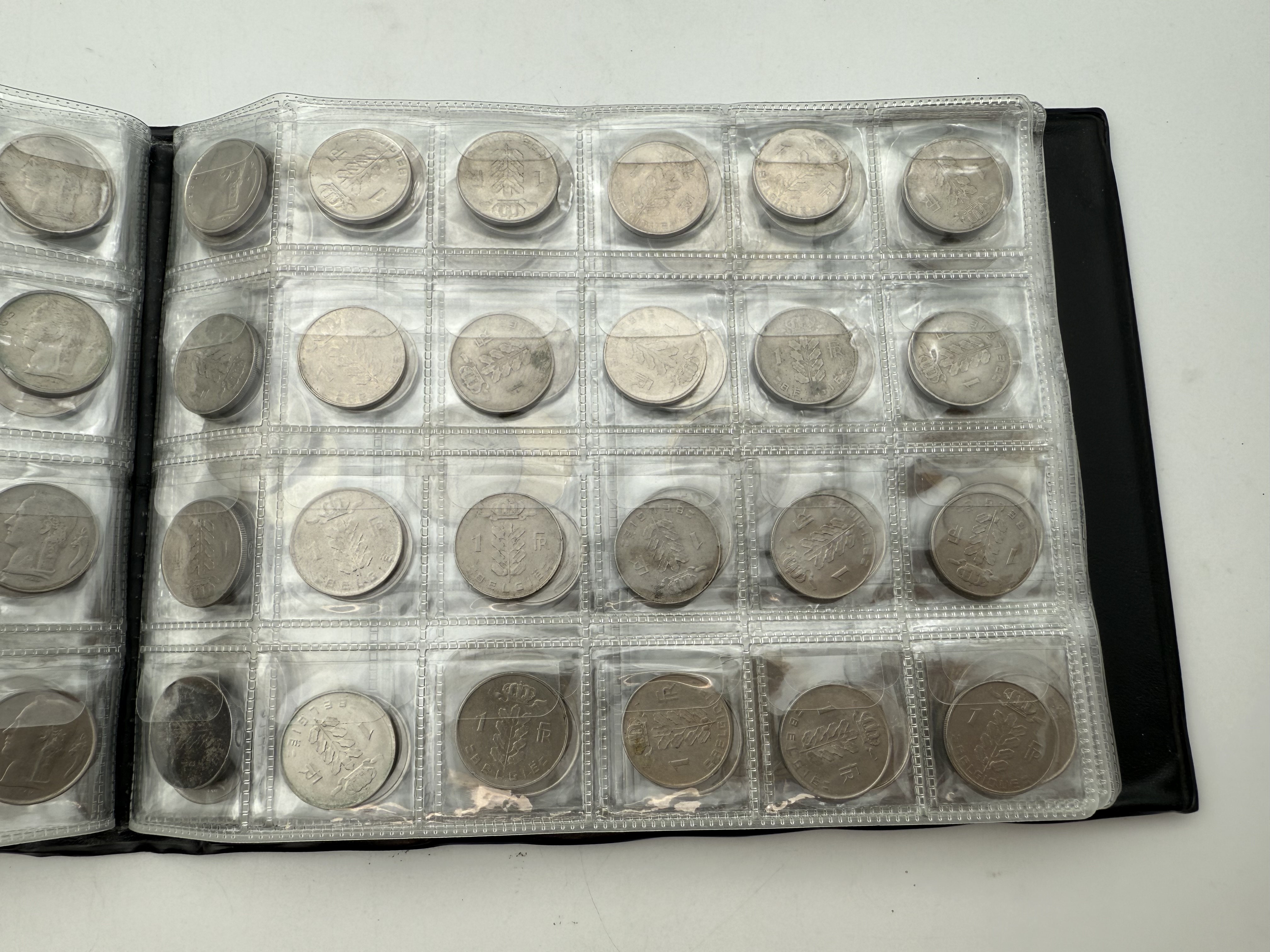 Belgium - A collection of several hundred coins arranged in a special coin album, various conditions and years - 1 12