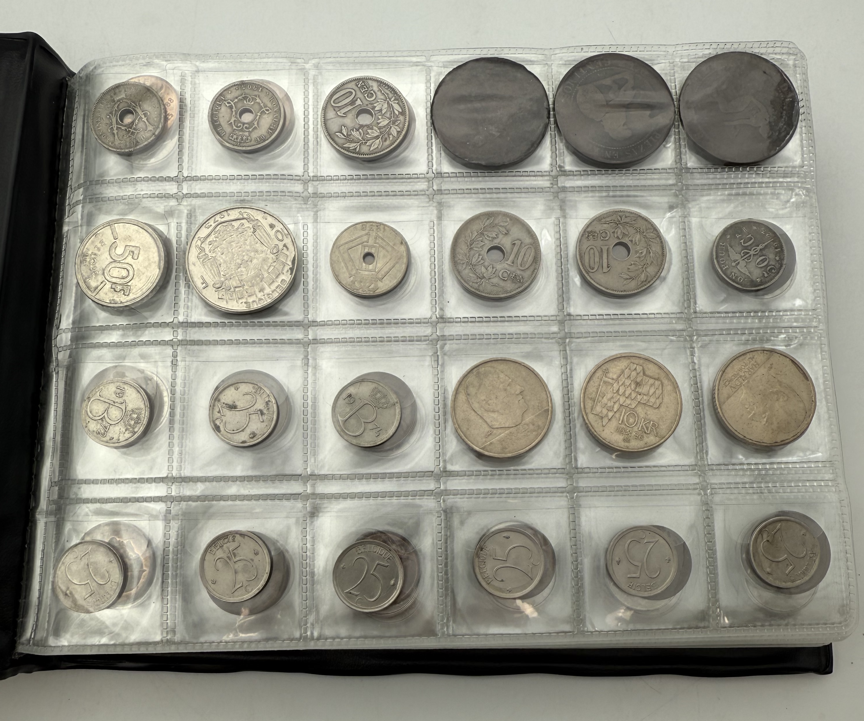 Belgium - A collection of several hundred coins arranged in a special coin album, various conditions and years - 1 11