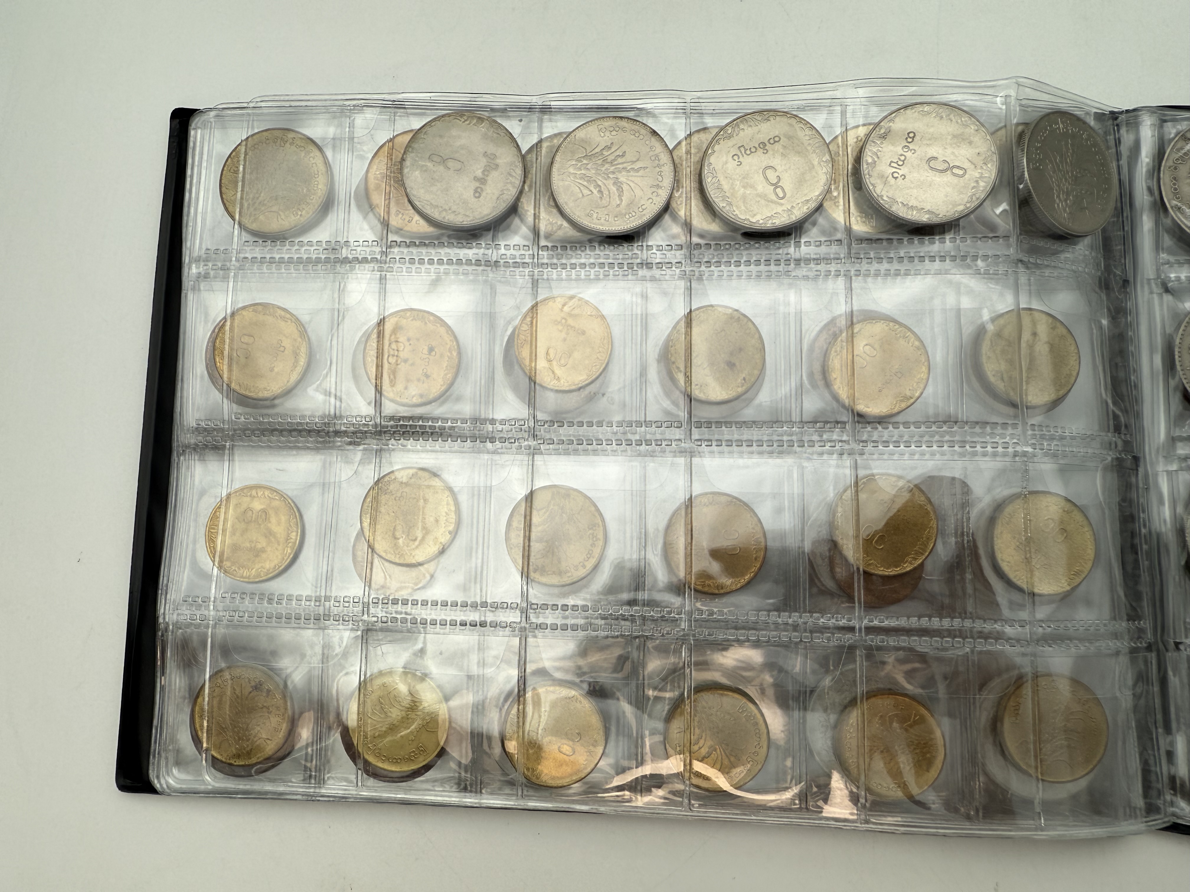 Burma / Myanmar - a collection of several hundred coins arranged in a special coin album, various conditions and years - 1 4