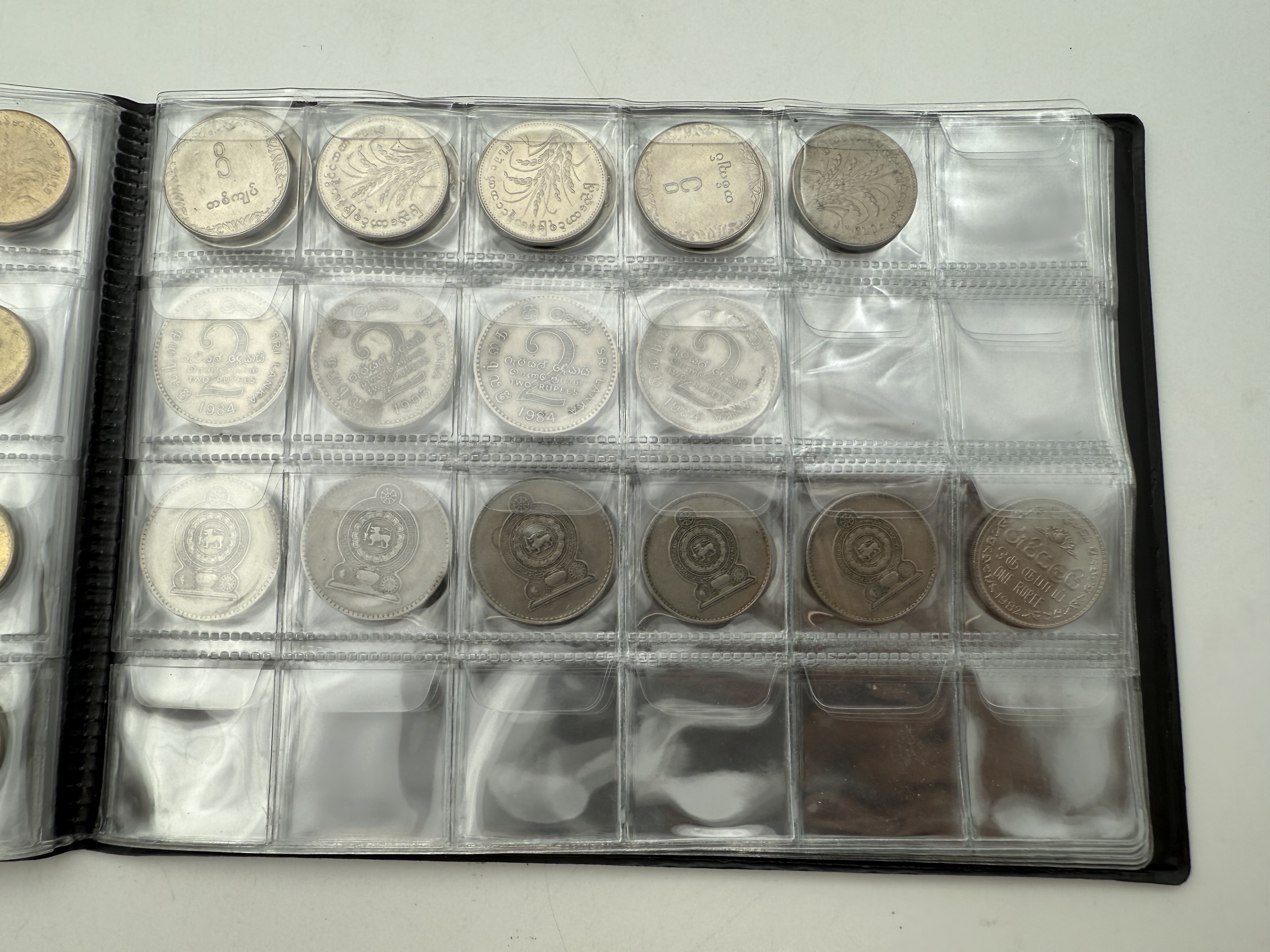 Burma / Myanmar - a collection of several hundred coins arranged in a special coin album, various conditions and years - 1 3