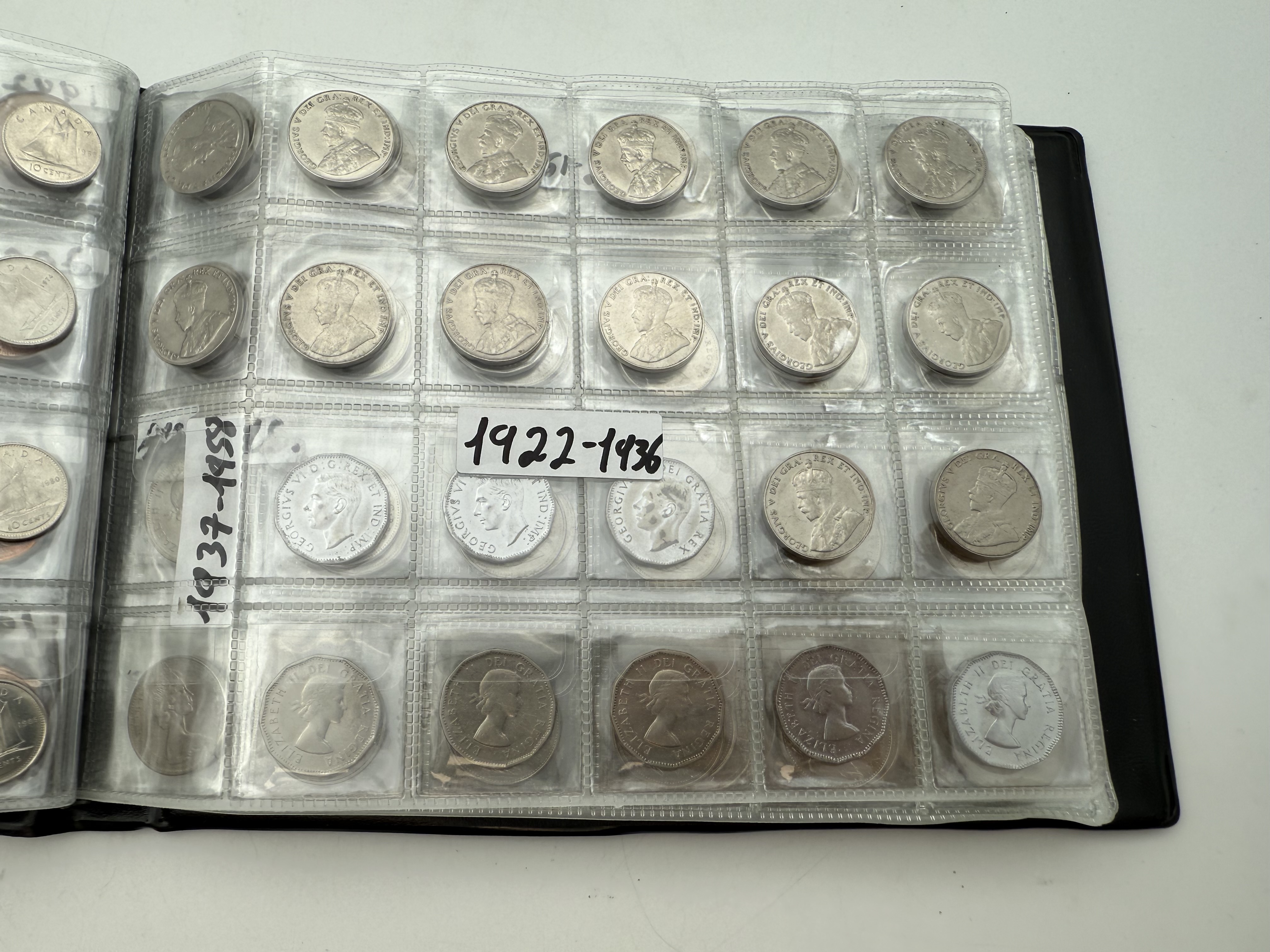 Canada - A collection of several hundred coins arranged in a special coin album, various conditions and years - 1 7