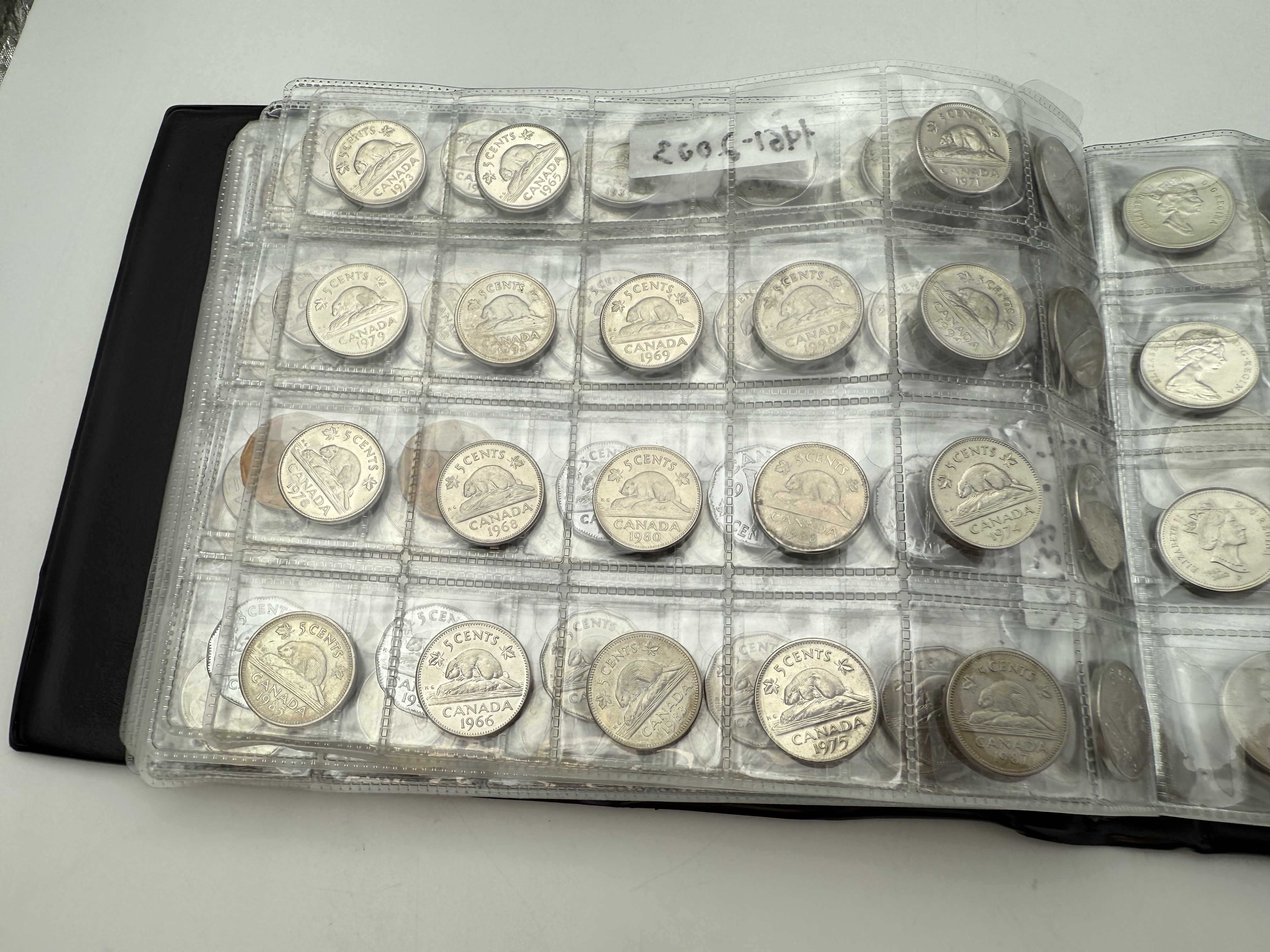 Canada - A collection of several hundred coins arranged in a special coin album, various conditions and years - 1 13