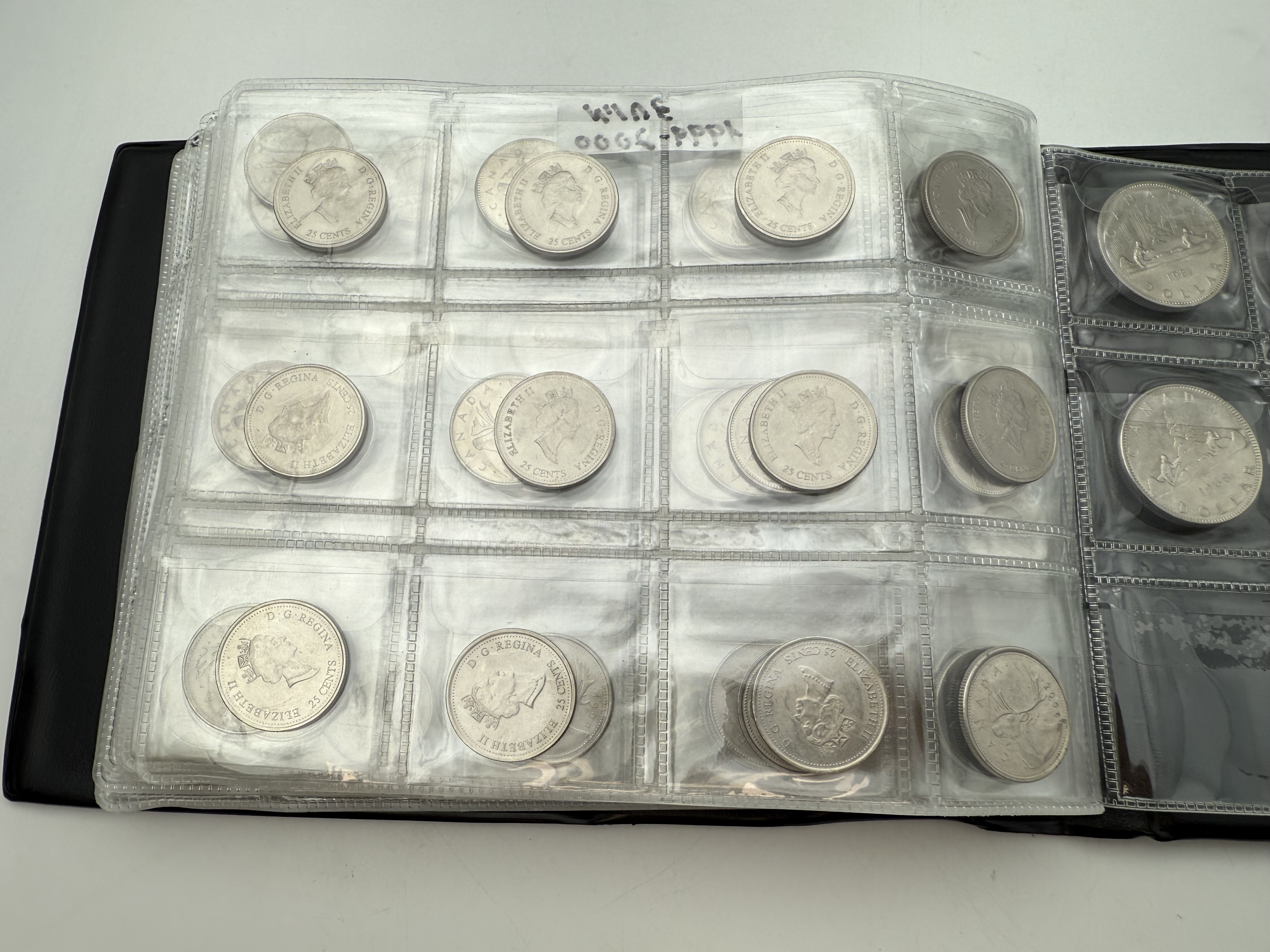 Canada - A collection of several hundred coins arranged in a special coin album, various conditions and years - 1 24