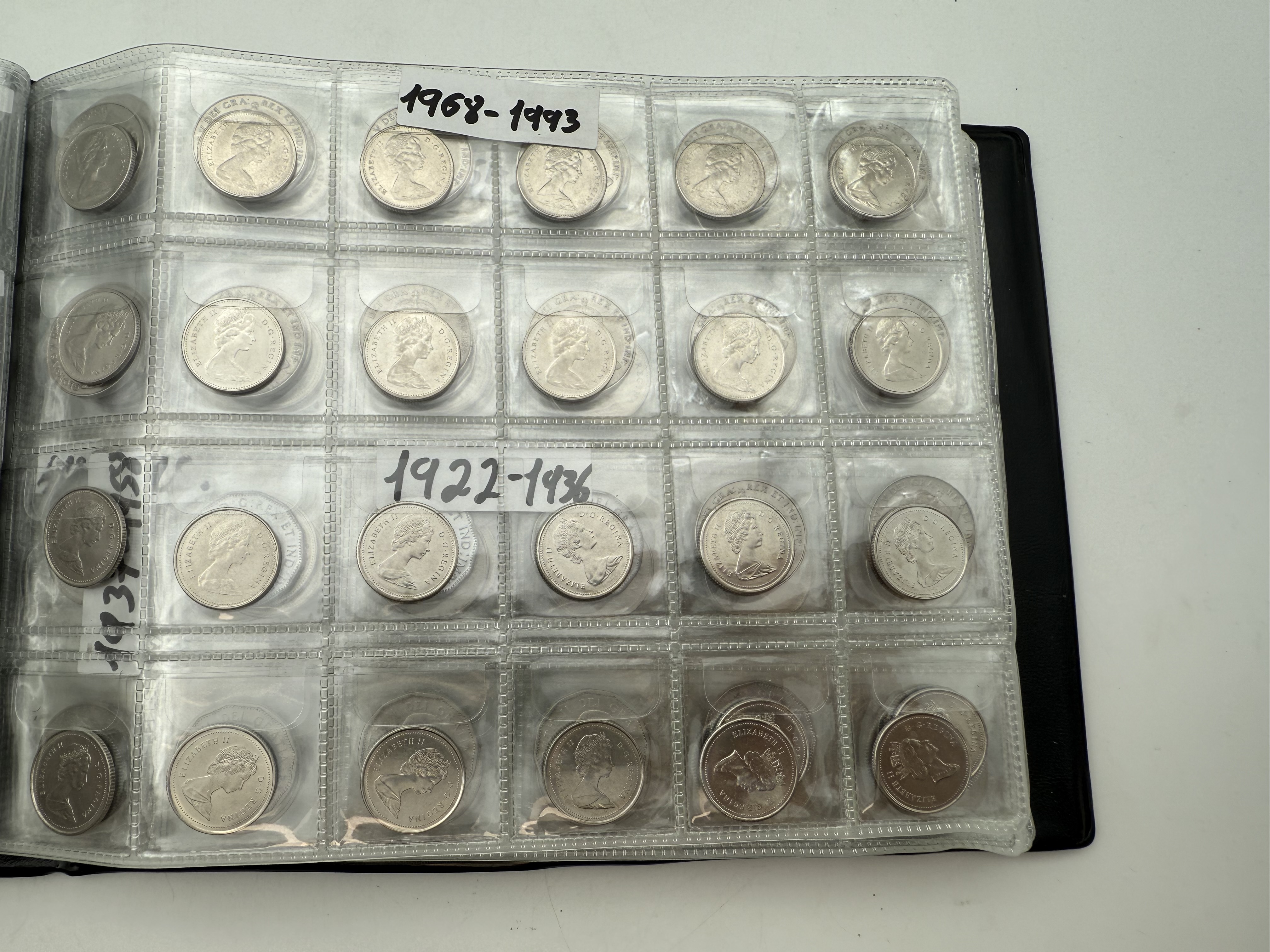 Canada - A collection of several hundred coins arranged in a special coin album, various conditions and years - 1 5