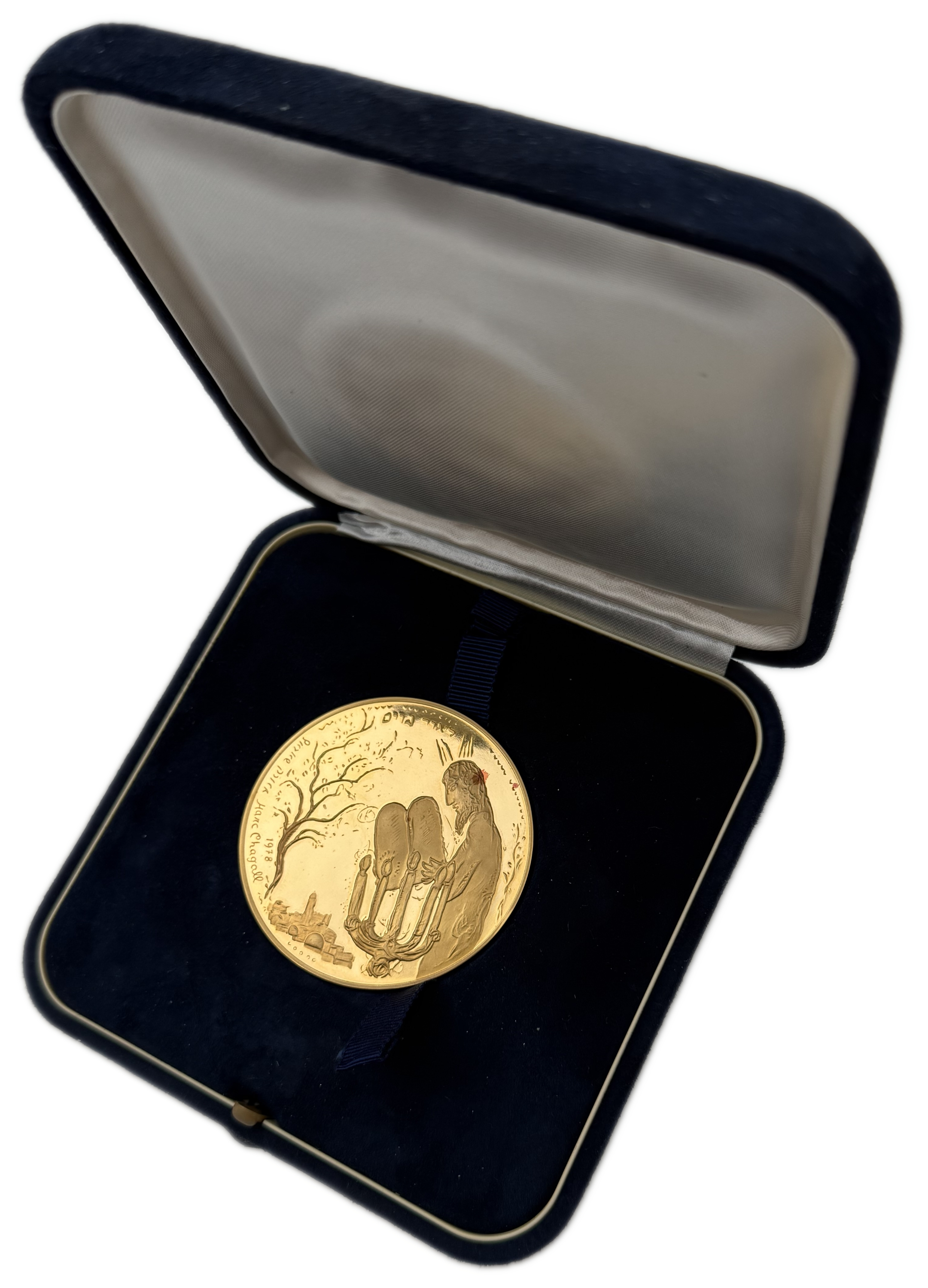 Israel - Marc Chagall medal 1978 - Light to the Gentiles, a beautiful gold medal, the material 3 ounces (93.31 g) ... - 1 2