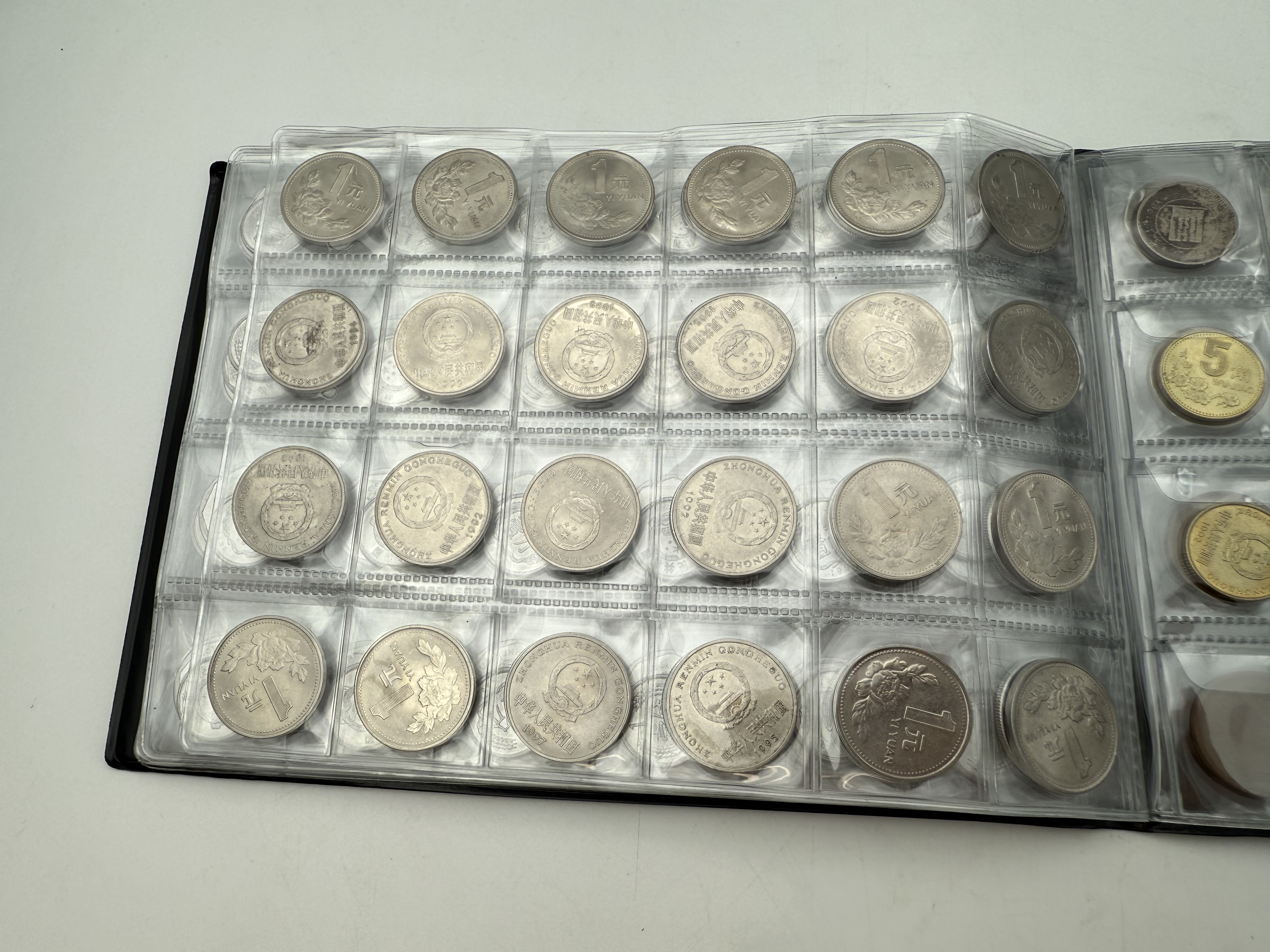 China - A collection of several hundred coins arranged in a special coin album, various conditions and years - 1 7