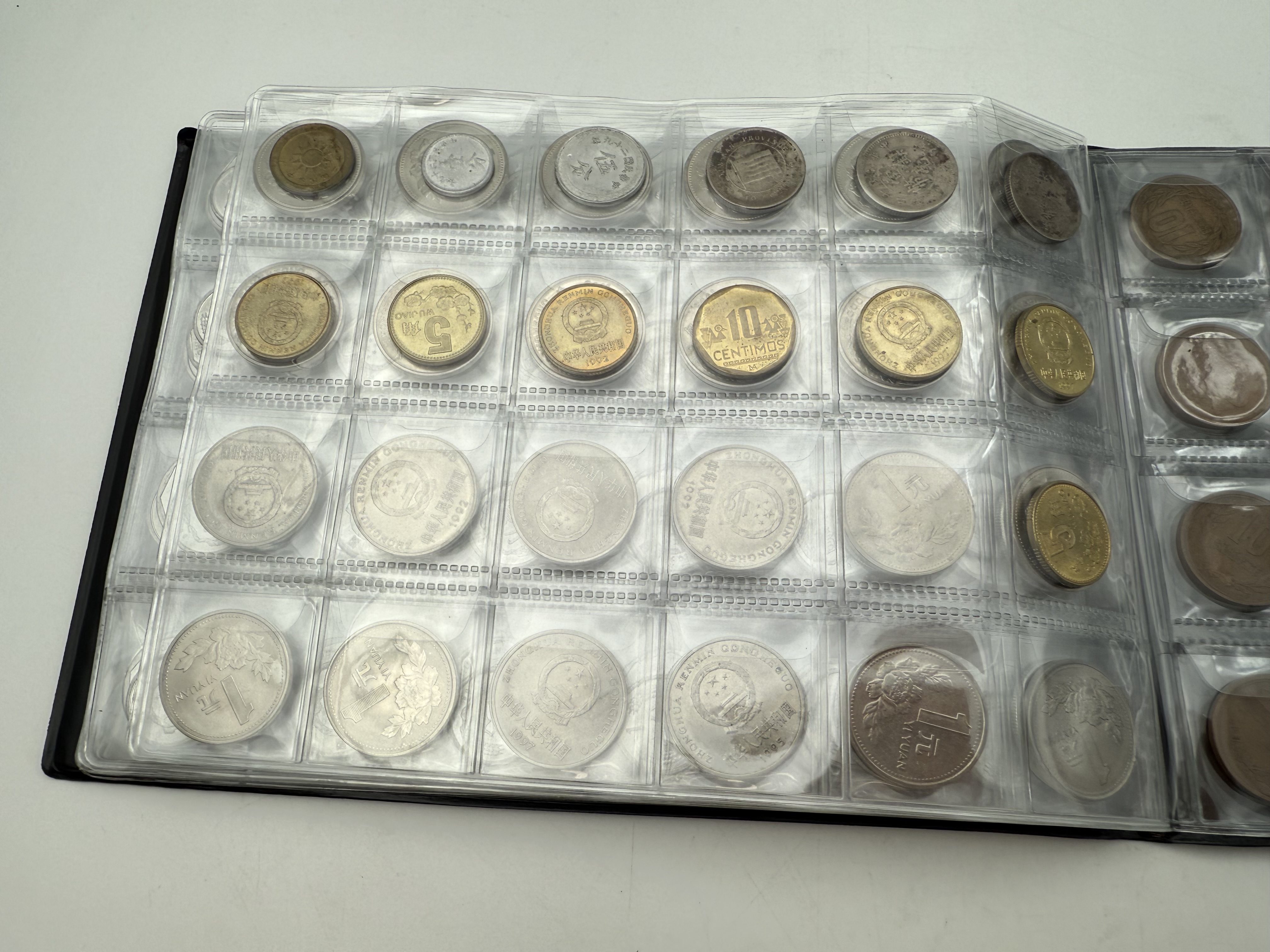 China - A collection of several hundred coins arranged in a special coin album, various conditions and years - 1 9