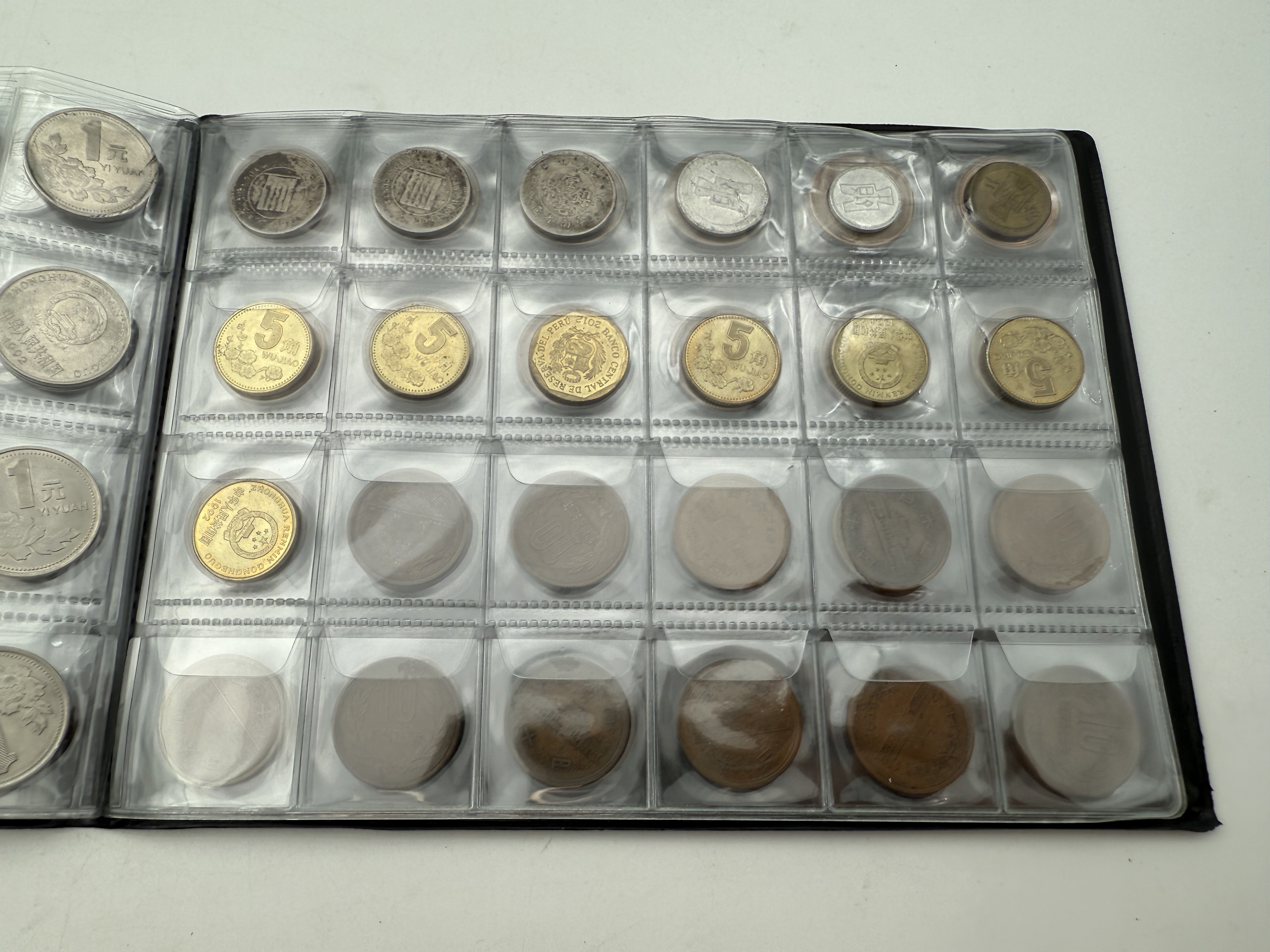 China - A collection of several hundred coins arranged in a special coin album, various conditions and years - 1 8