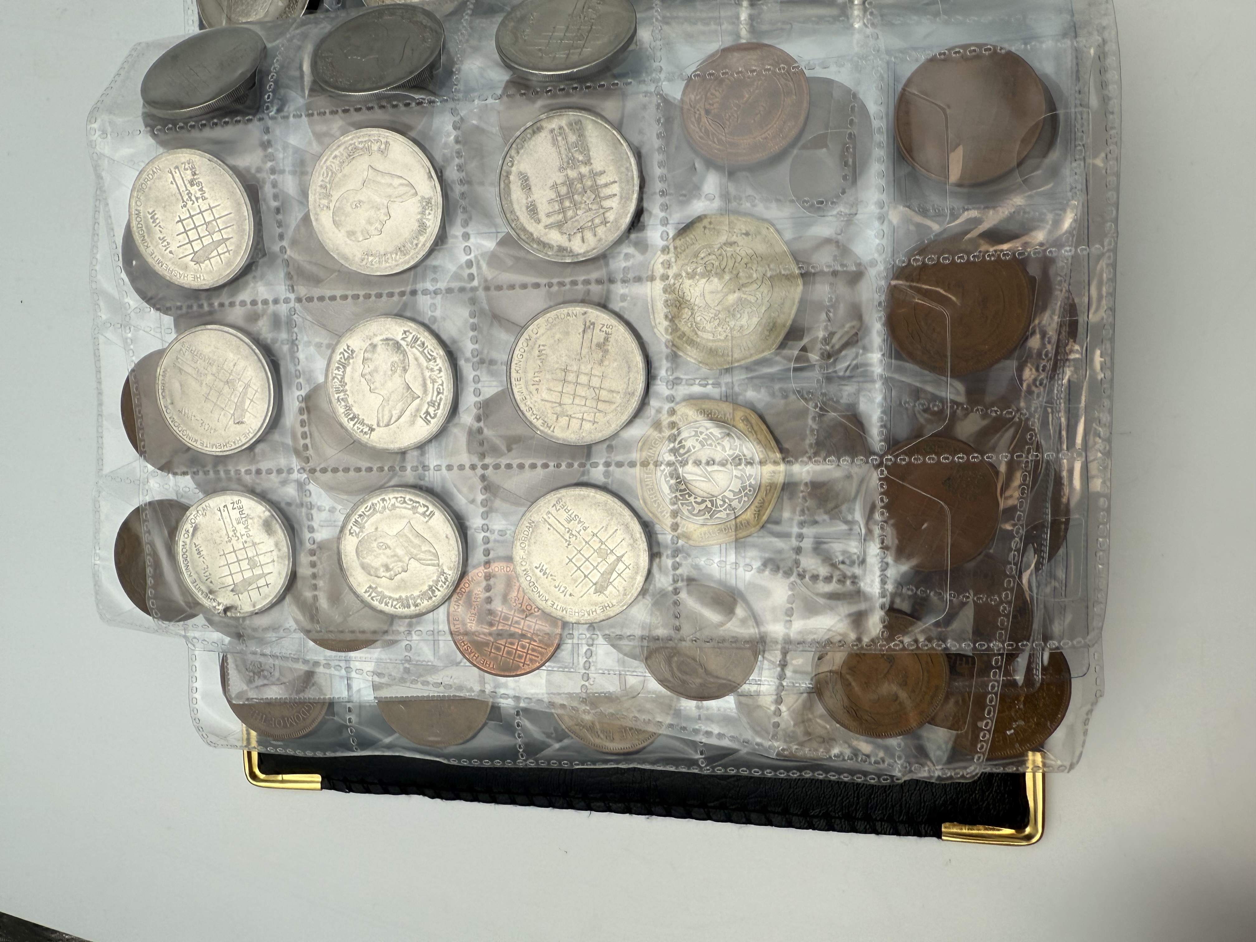 Egypt / Jordan - A collection of several hundred coins arranged in a special coin album, various conditions and years - 1 32