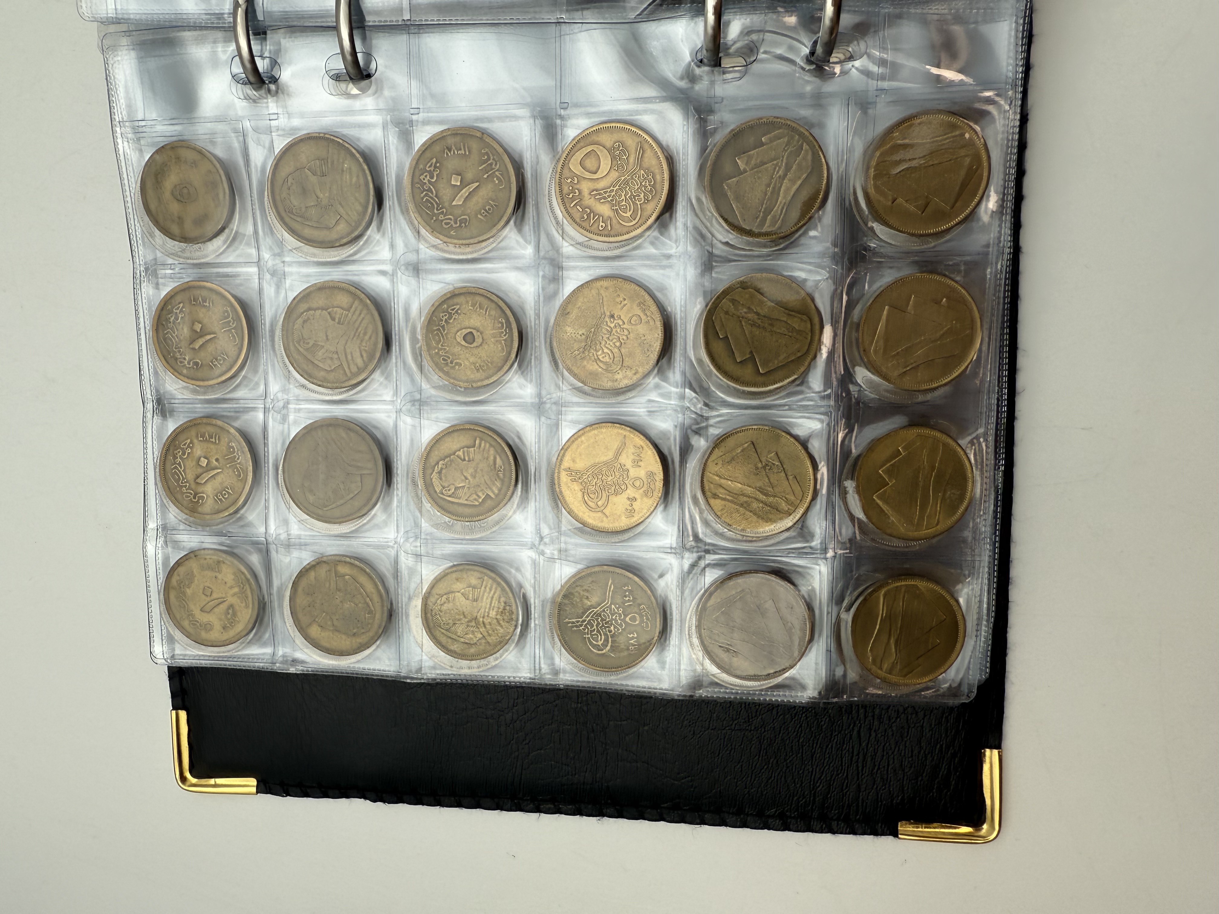 Egypt / Jordan - A collection of several hundred coins arranged in a special coin album, various conditions and years - 1 6