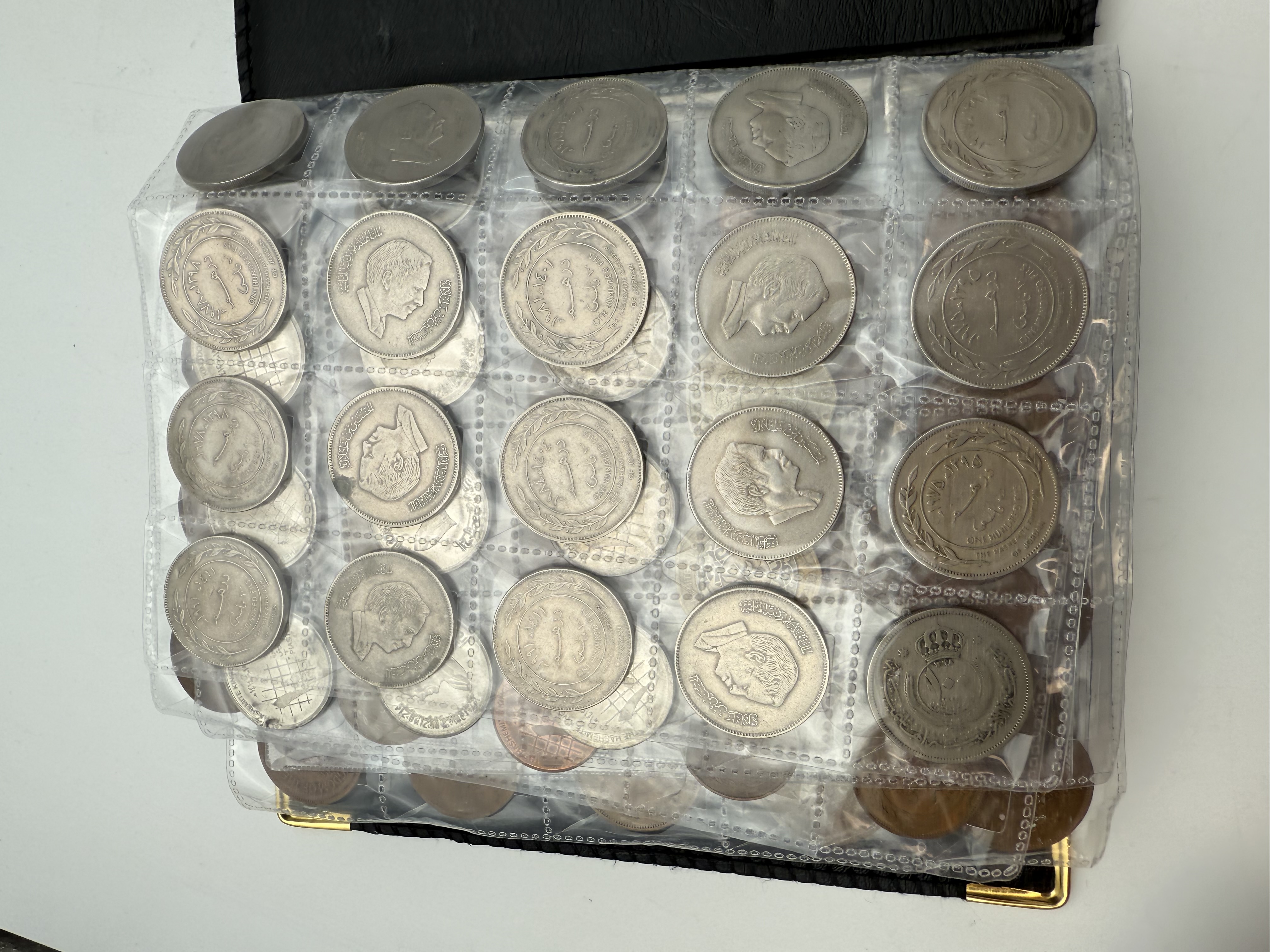 Egypt / Jordan - A collection of several hundred coins arranged in a special coin album, various conditions and years - 1 35