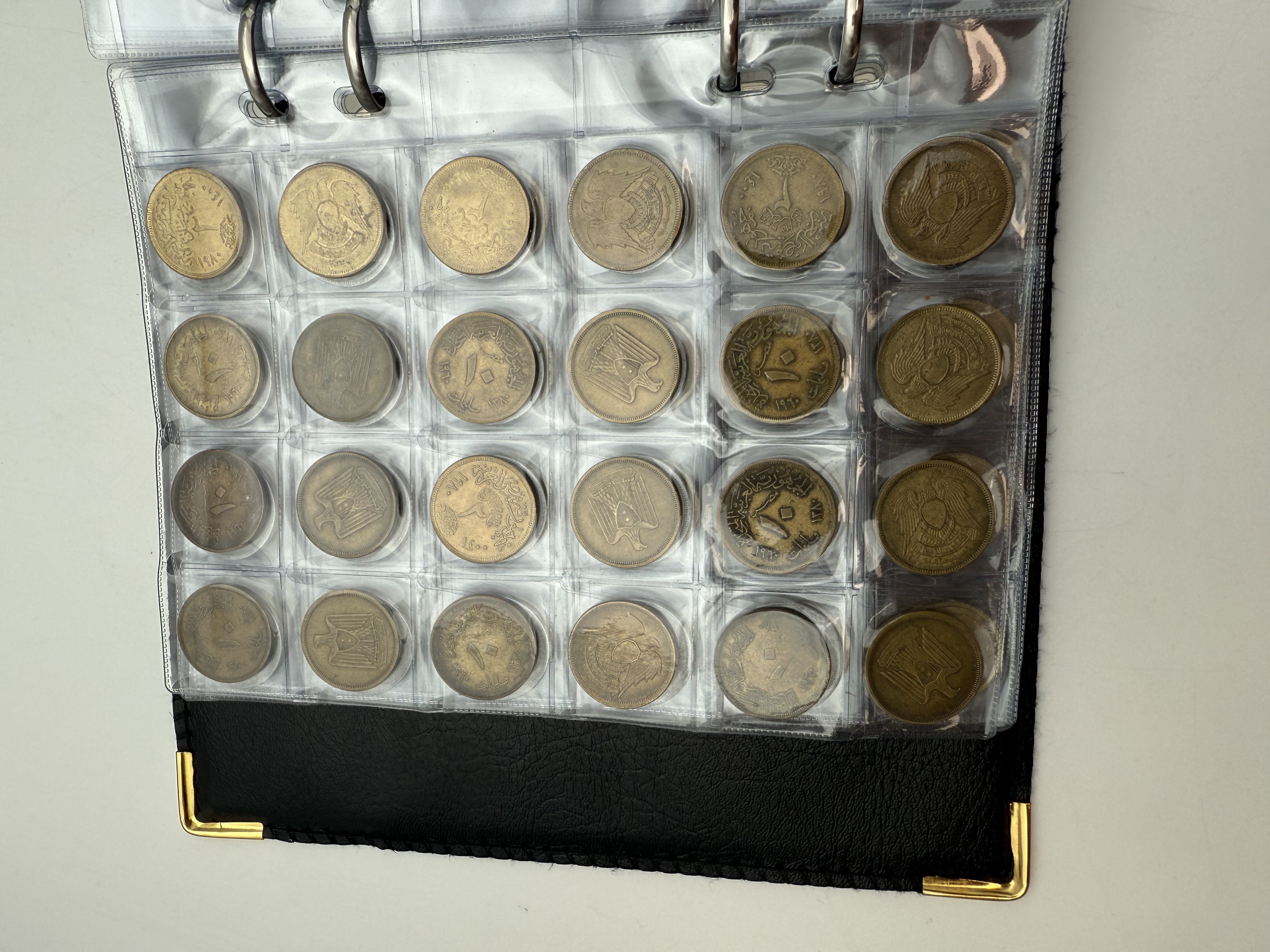 Egypt / Jordan - A collection of several hundred coins arranged in a special coin album, various conditions and years - 1 2