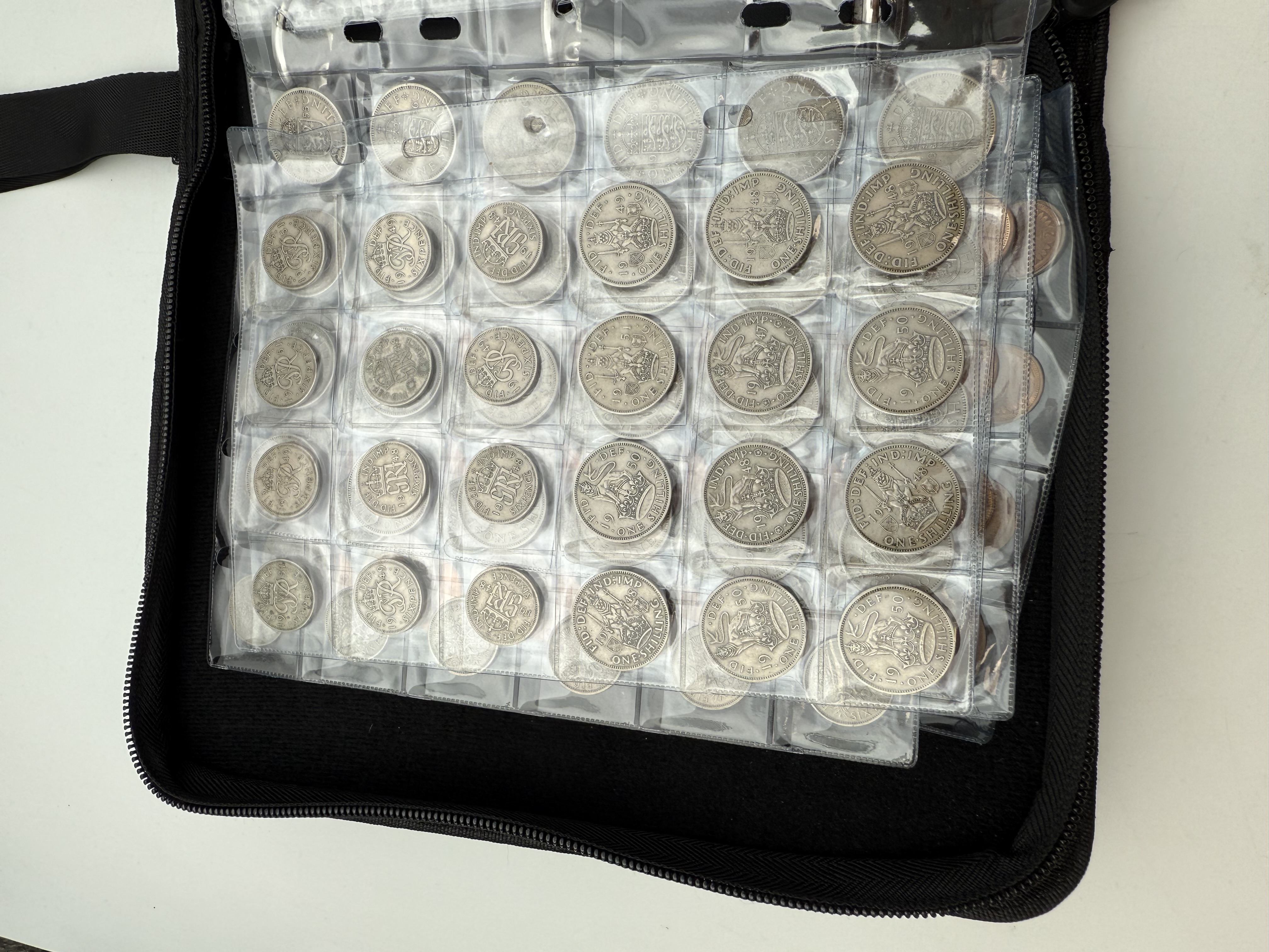 England / Great Britain - A collection of several hundred coins arranged in a special coin album, various ... - 1 5