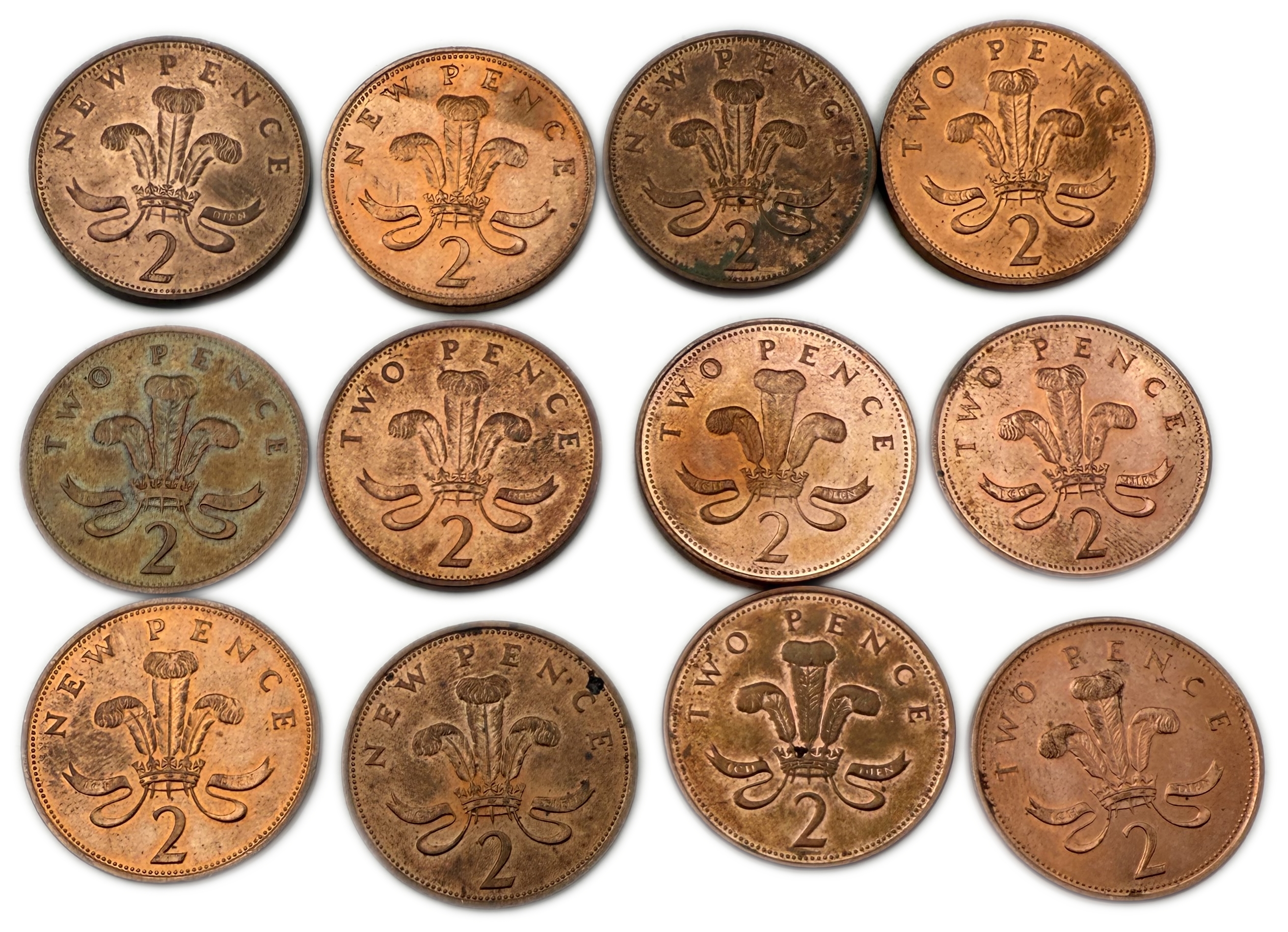 England / Great Britain - Lot of 51 coins, 30 Coins of 2 Pence, different years and 21 coins of 1 Pound - 1 6