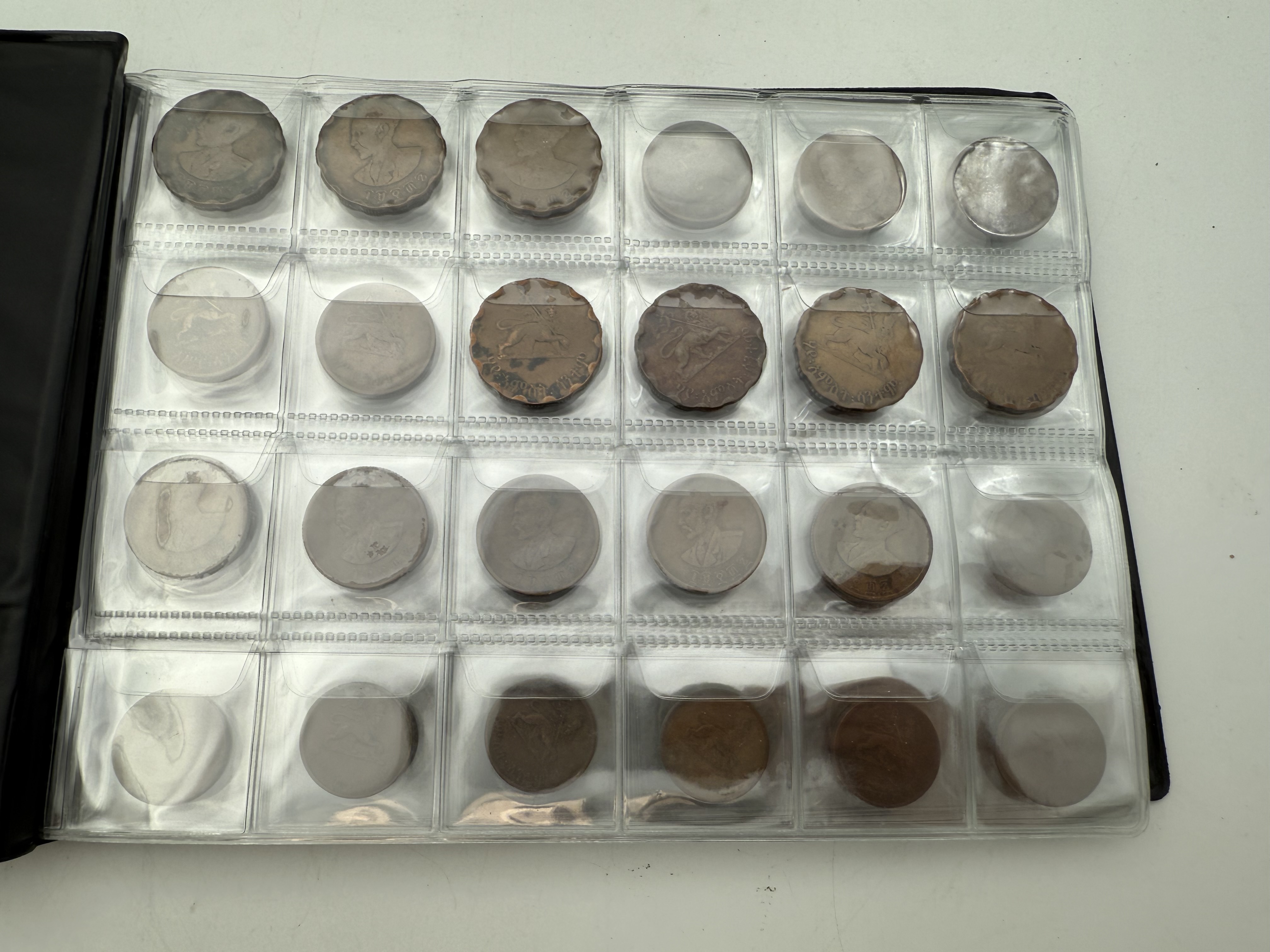 Ethiopia - A collection of several hundred coins arranged in a special coin album, various conditions and years - 1 8