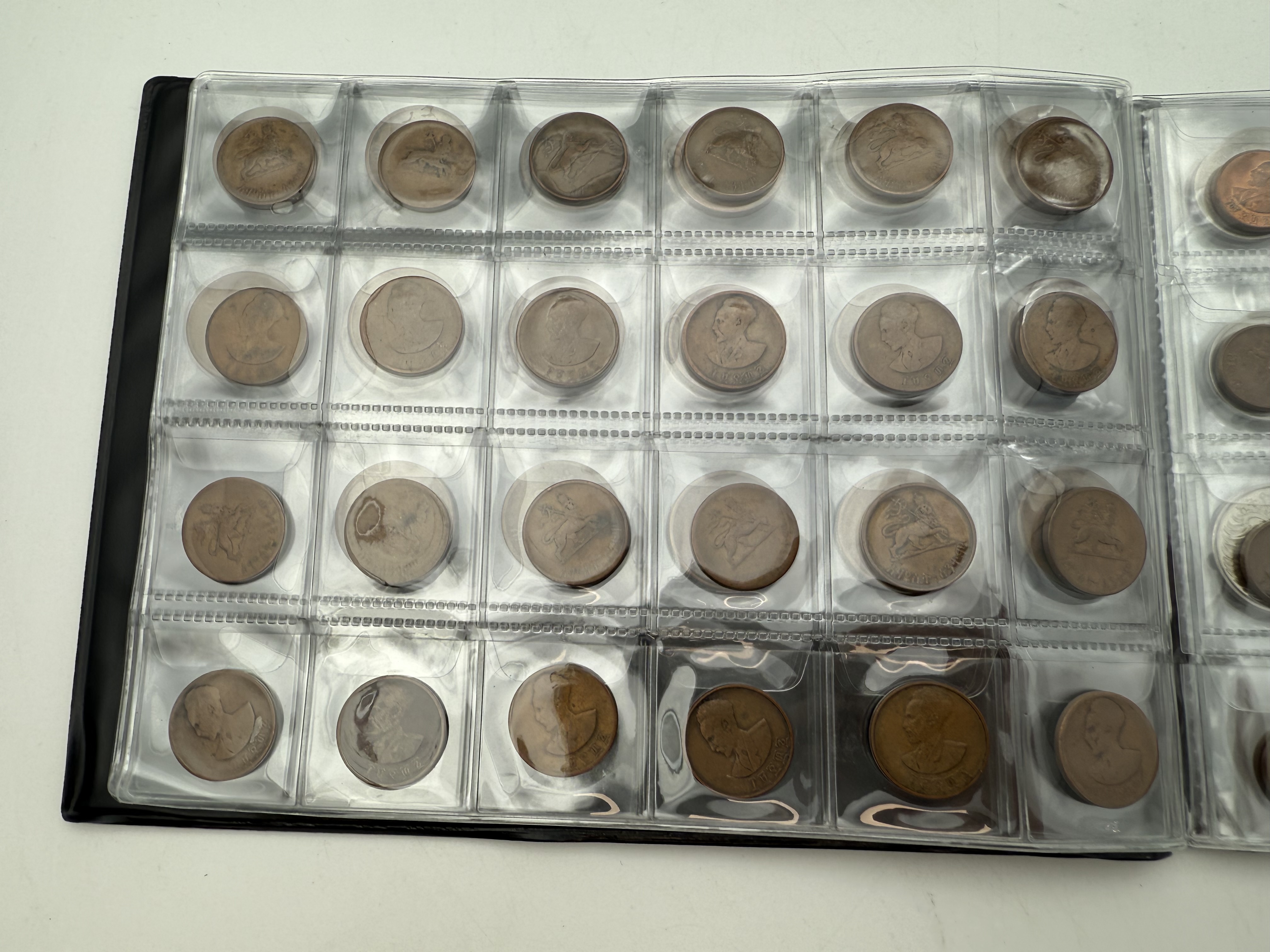 Ethiopia - A collection of several hundred coins arranged in a special coin album, various conditions and years - 1 13