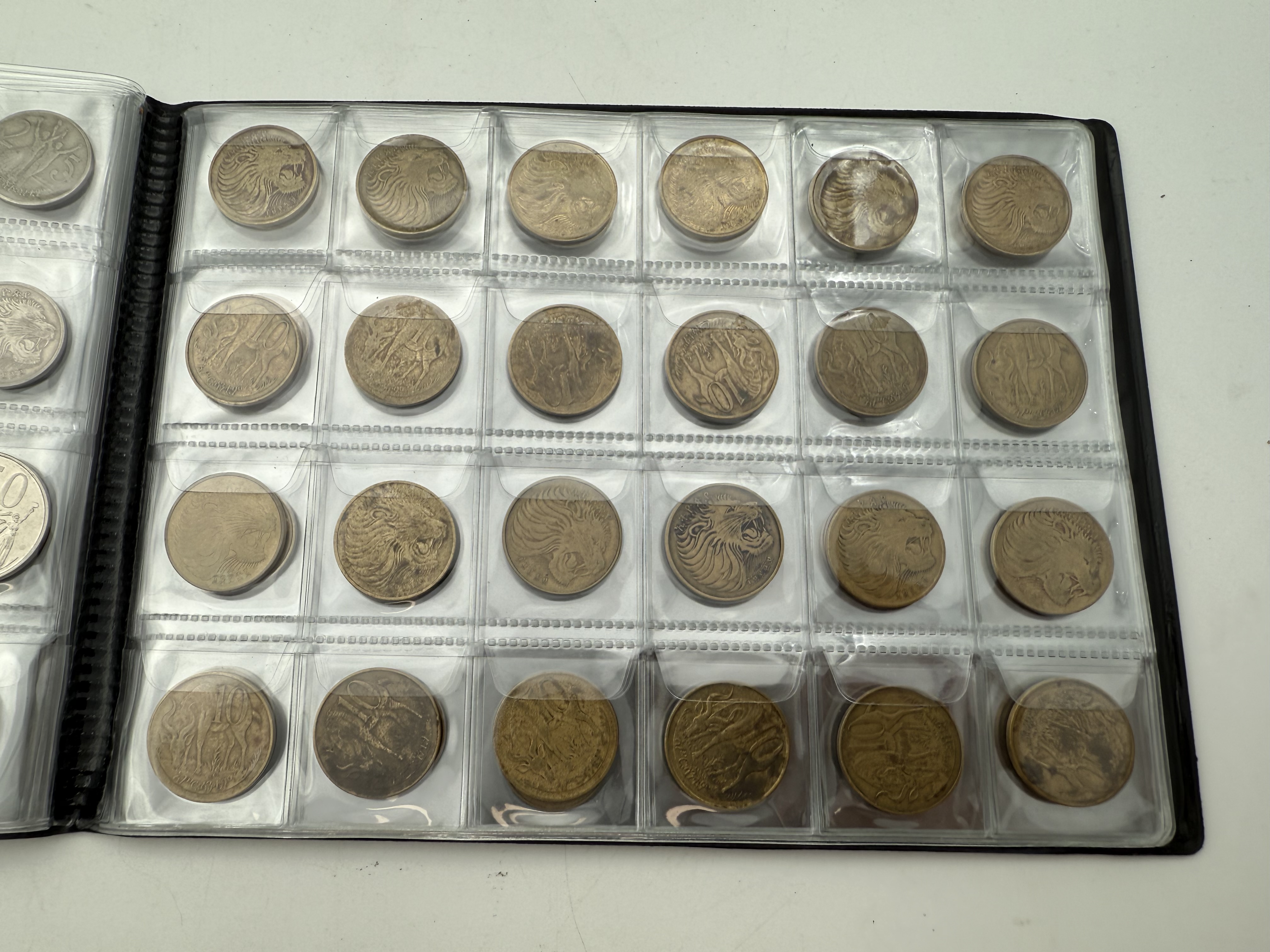 Ethiopia - A collection of several hundred coins arranged in a special coin album, various conditions and years - 1 3