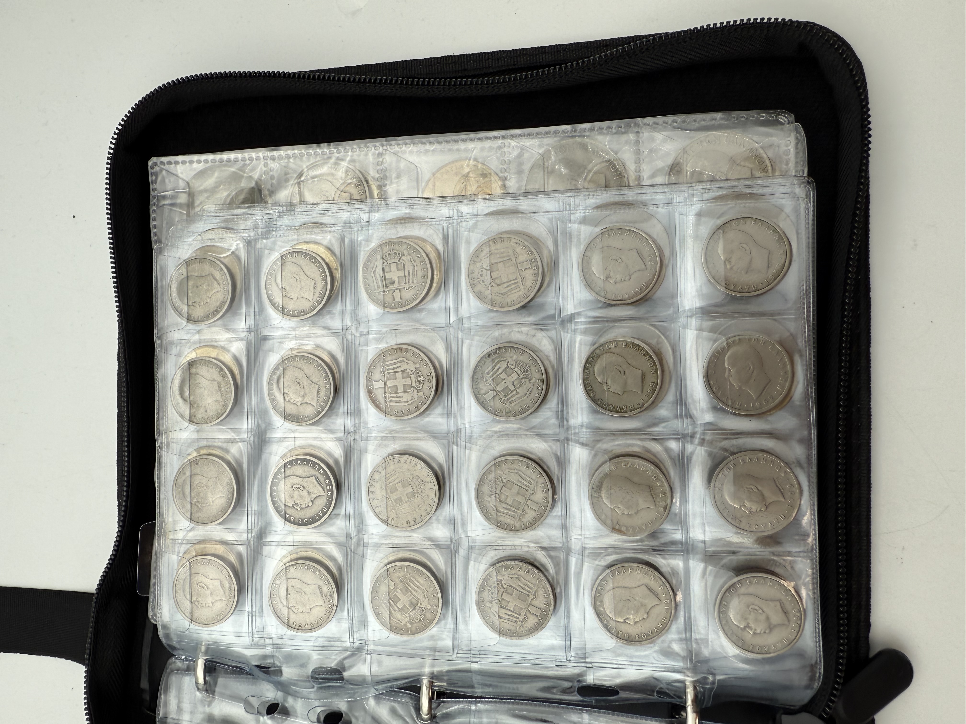Greece - A collection of several hundred coins arranged in a special coin album, various conditions and years - 1 36