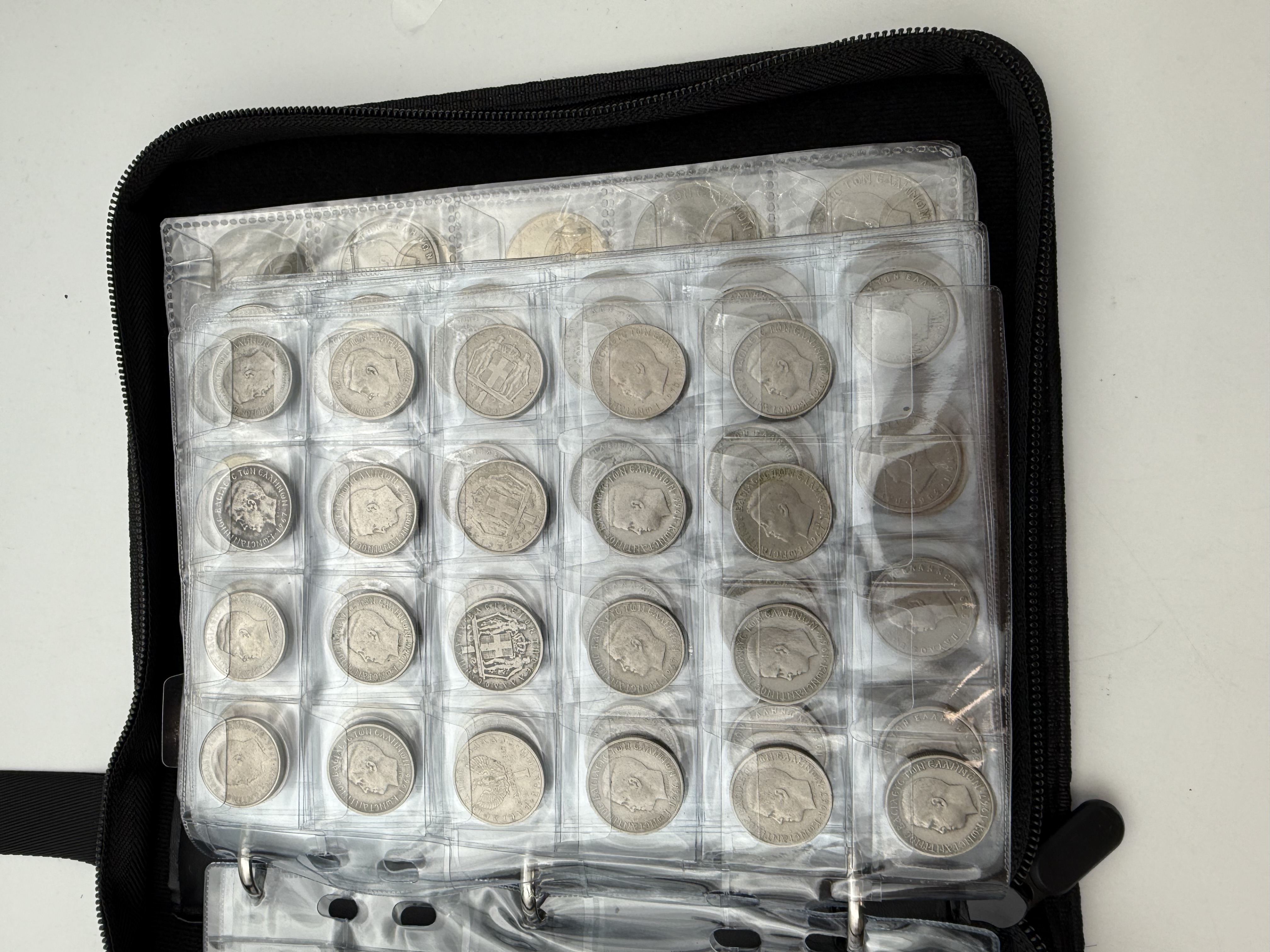 Greece - A collection of several hundred coins arranged in a special coin album, various conditions and years - 1 34